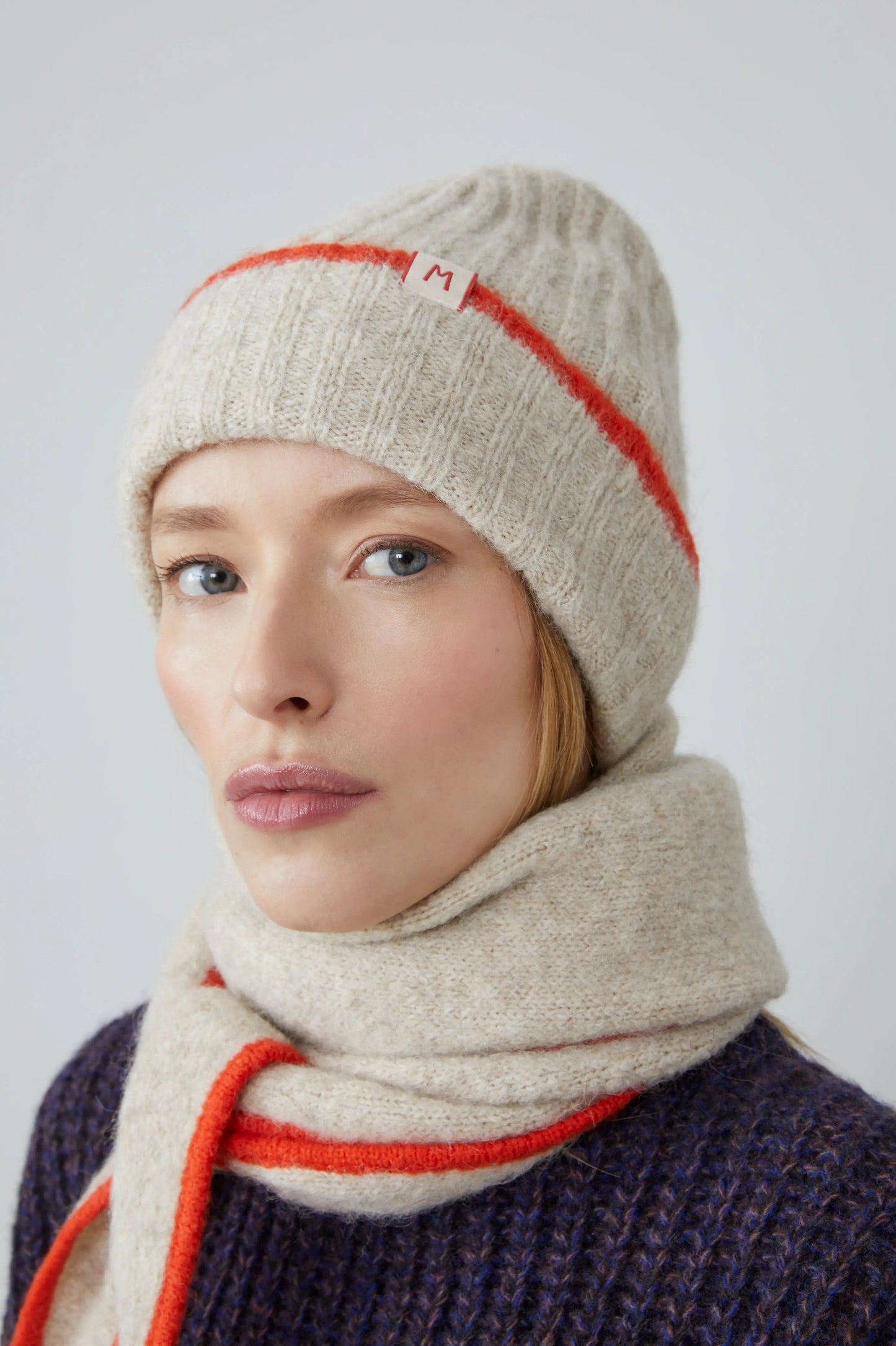 Moismont 217 Hat Paper