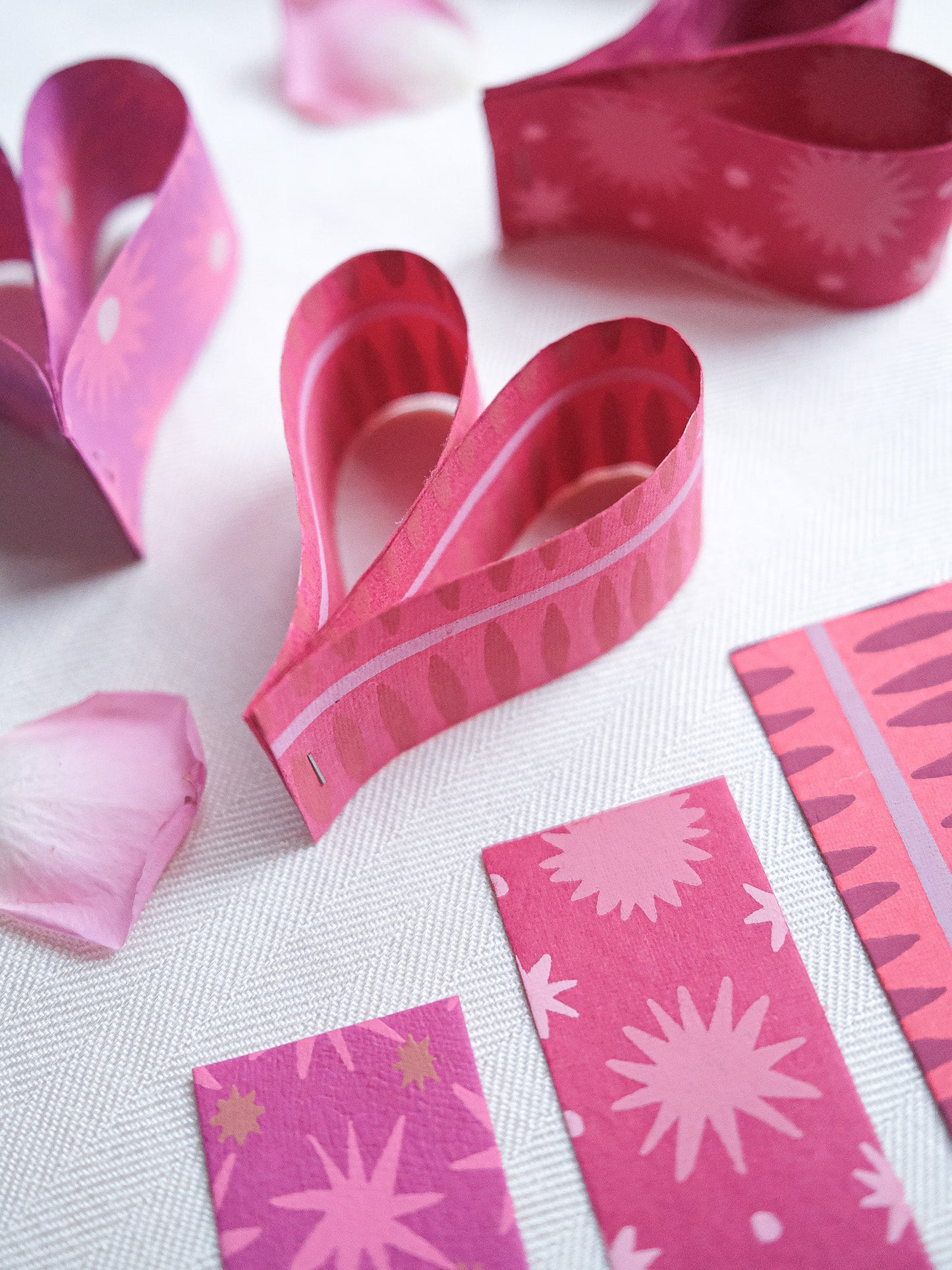 East End Press Paper Chain: Pink