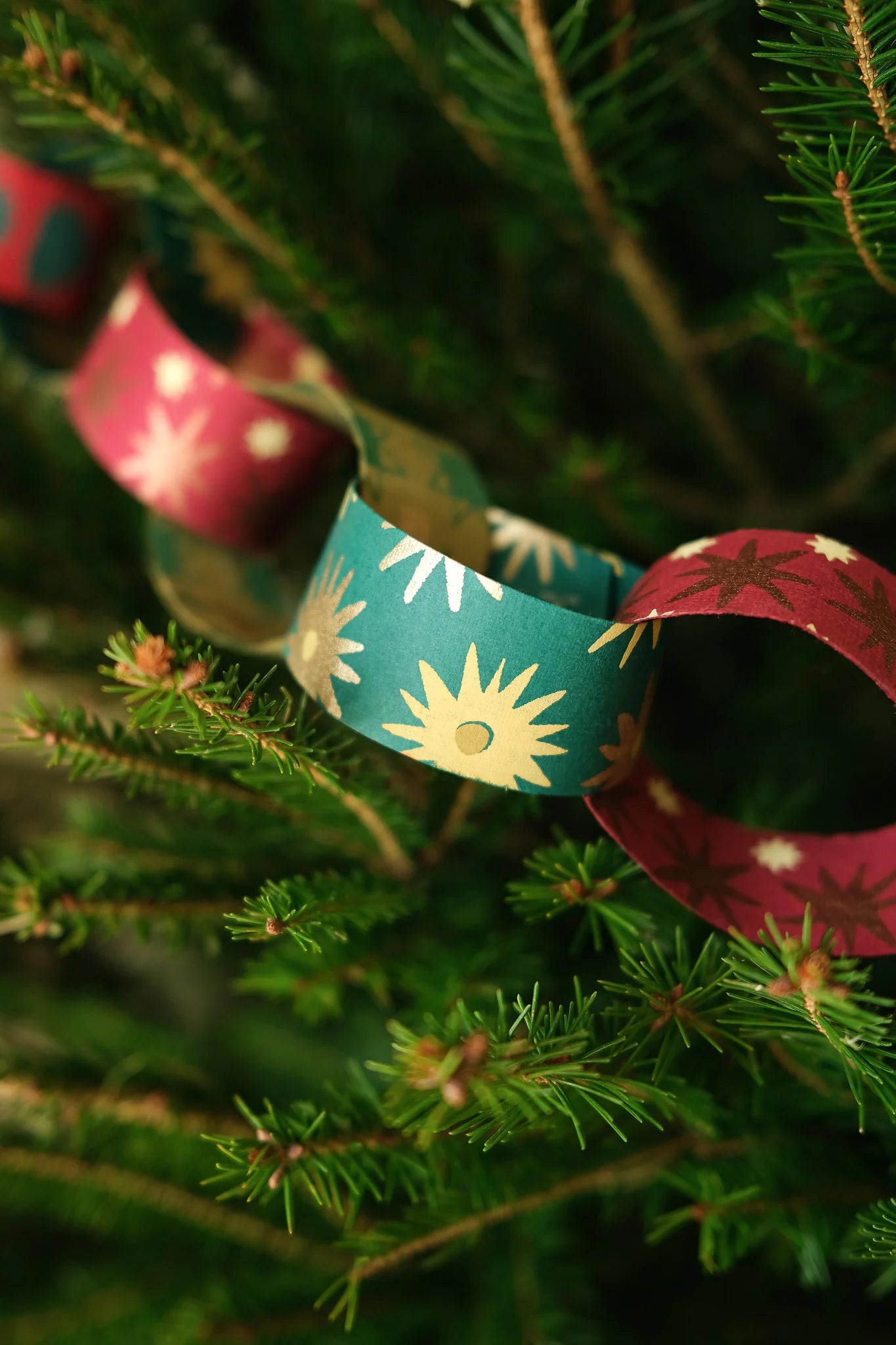 East End Press Paper Chain: Festive