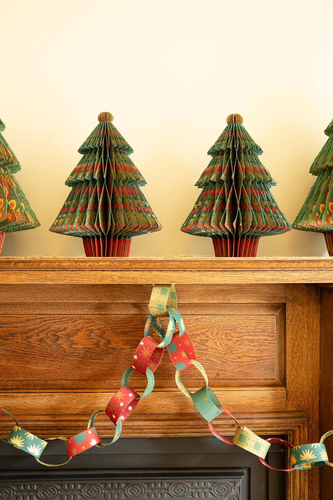 East End Press Paper Chain: Festive
