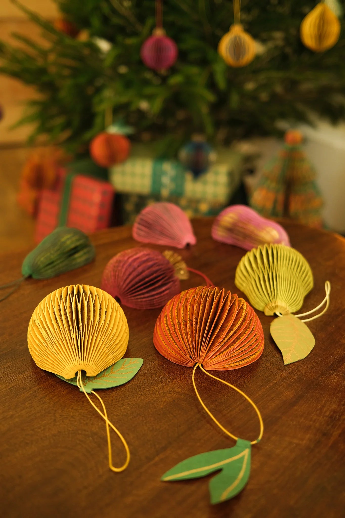 East End Press Honeycomb Decoration
