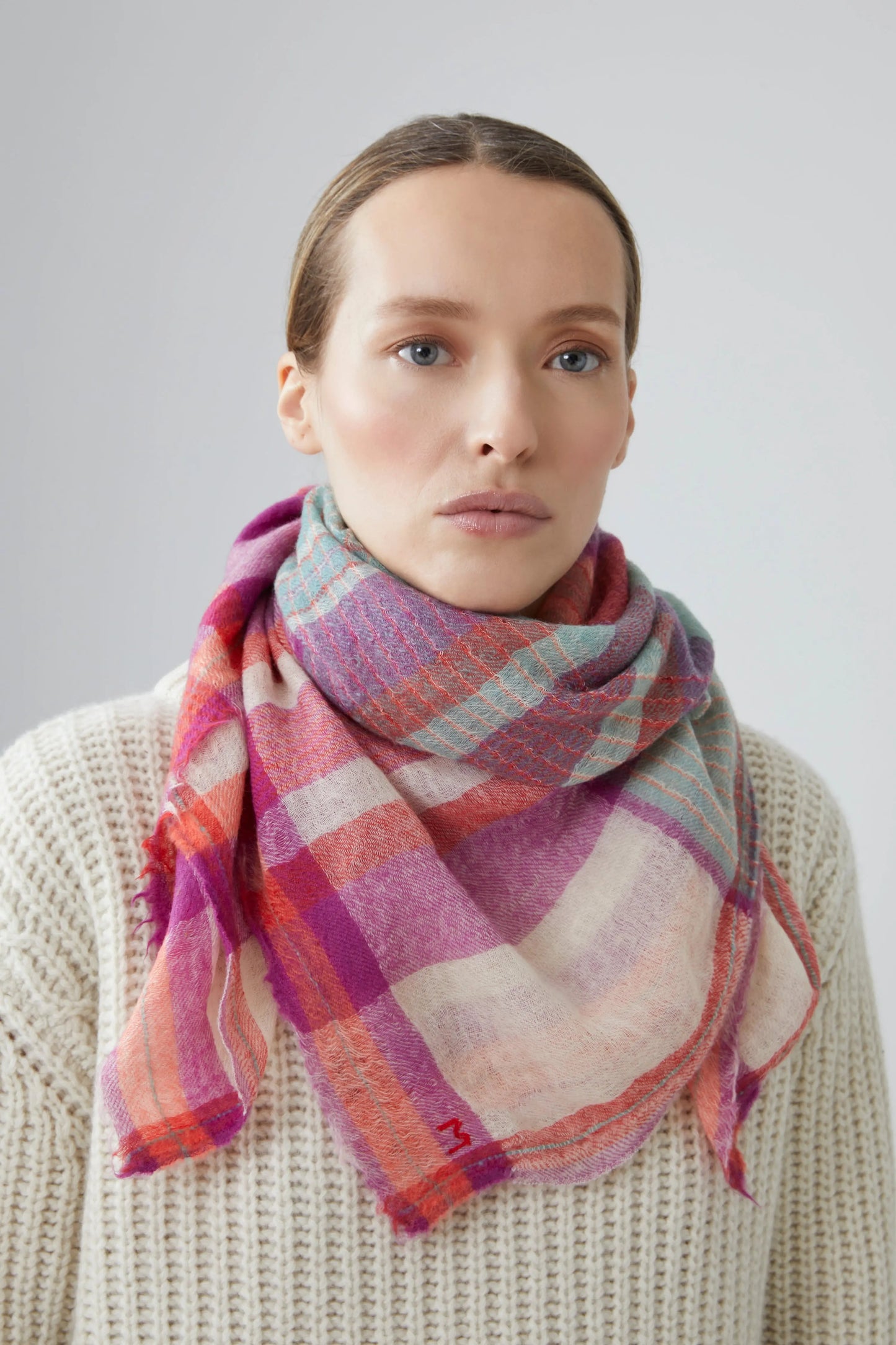 Moismont 752 Scarf Azalea