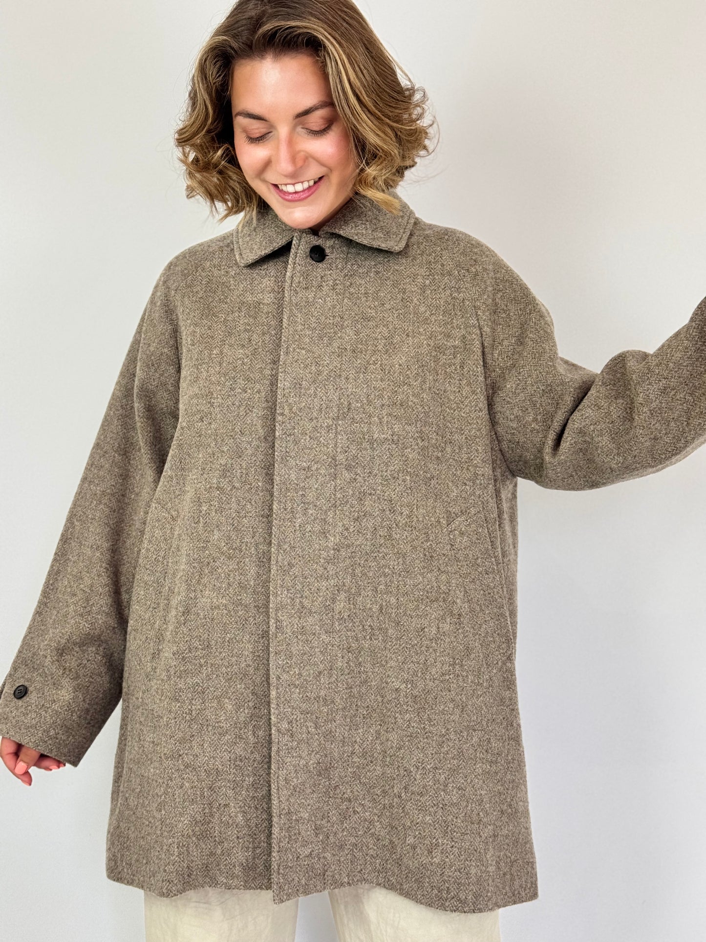 Kagure 127 Short Coat Beige