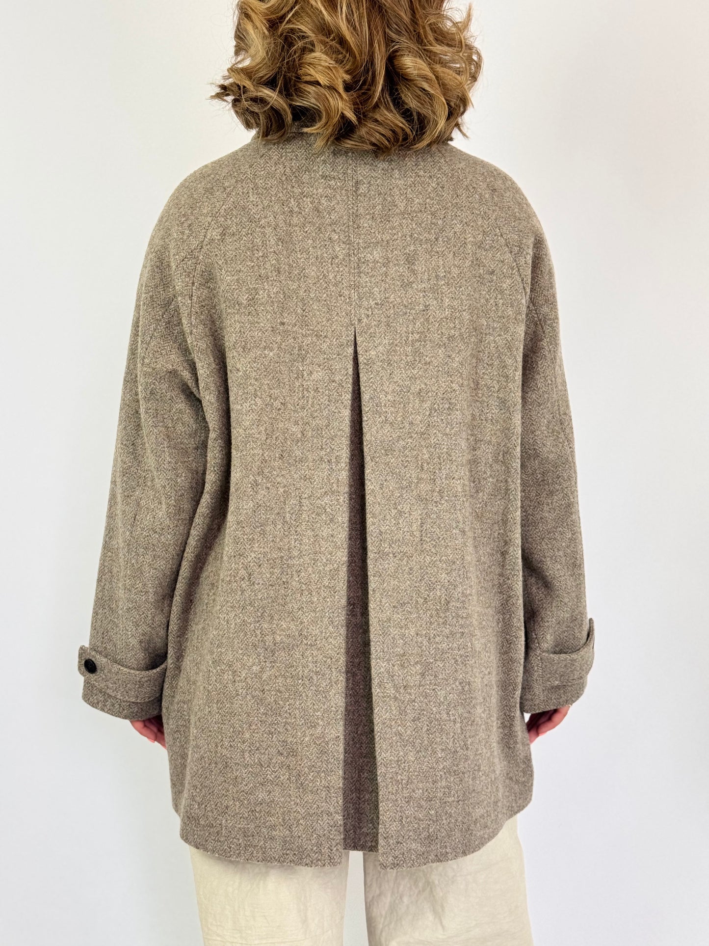 Kagure 127 Short Coat Beige