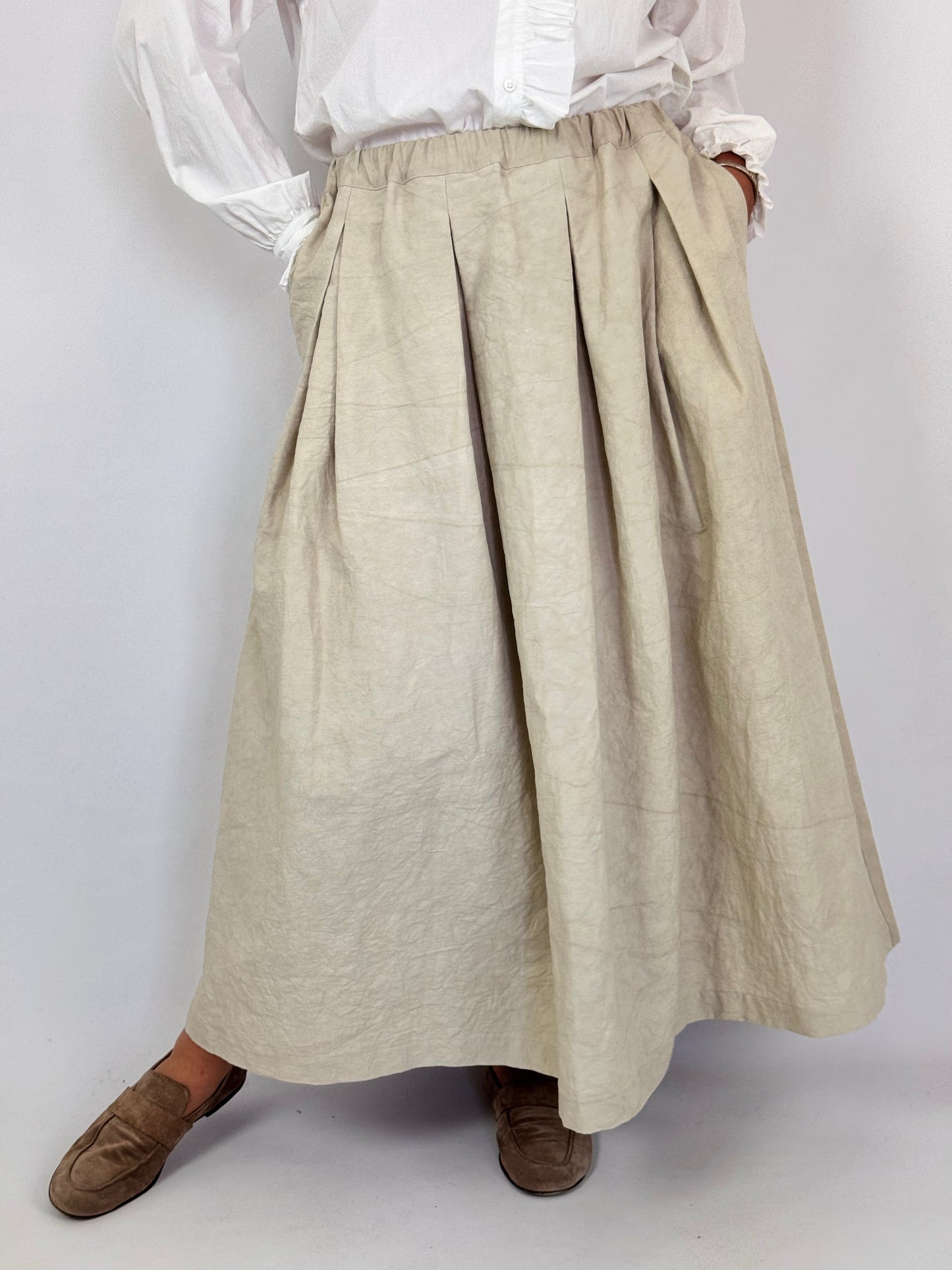 Kagure 111 Tuck Skirt Light Beige