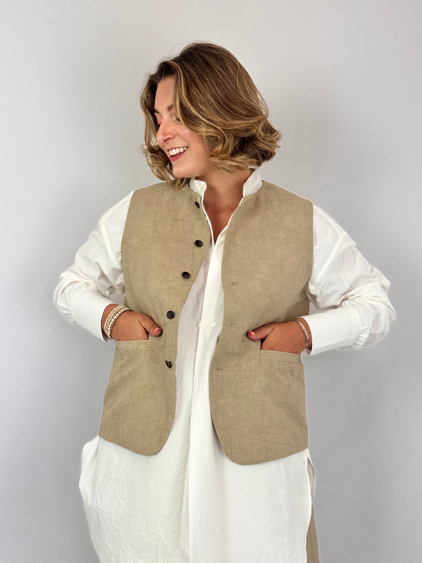 Kagure 109 Waistcoat Beige