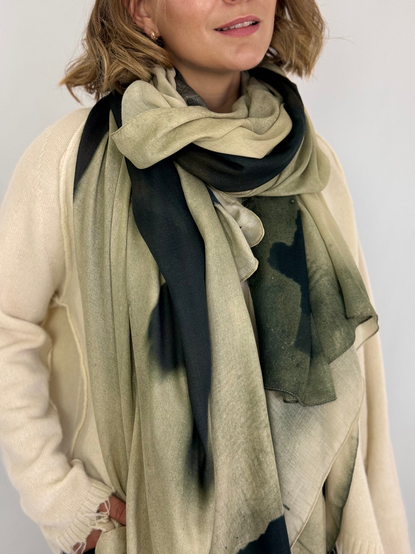 Rundholz Mainline 1401 Scarf Bone Turf Print