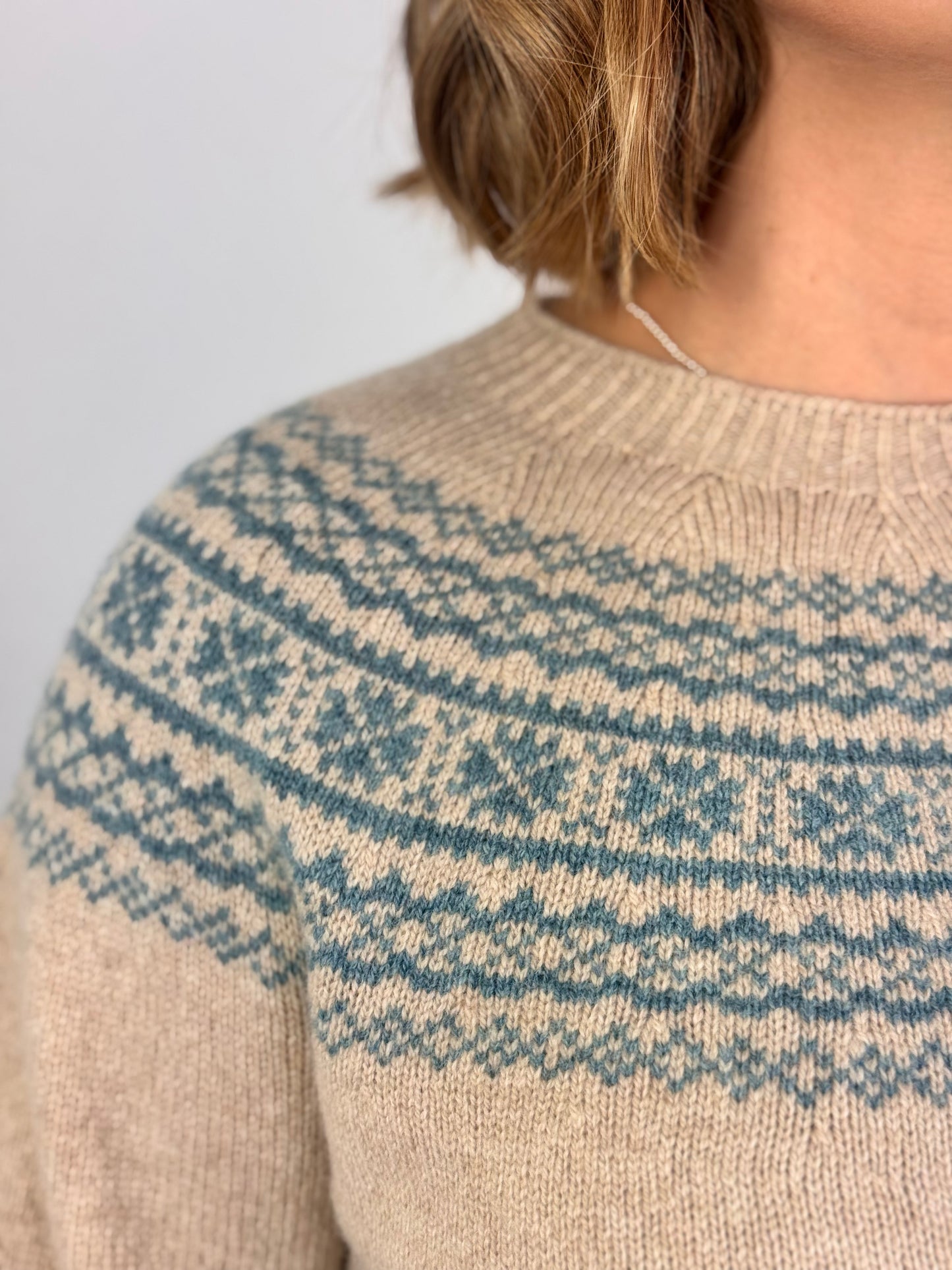 Cordelia James Holly Jumper Oat/Green
