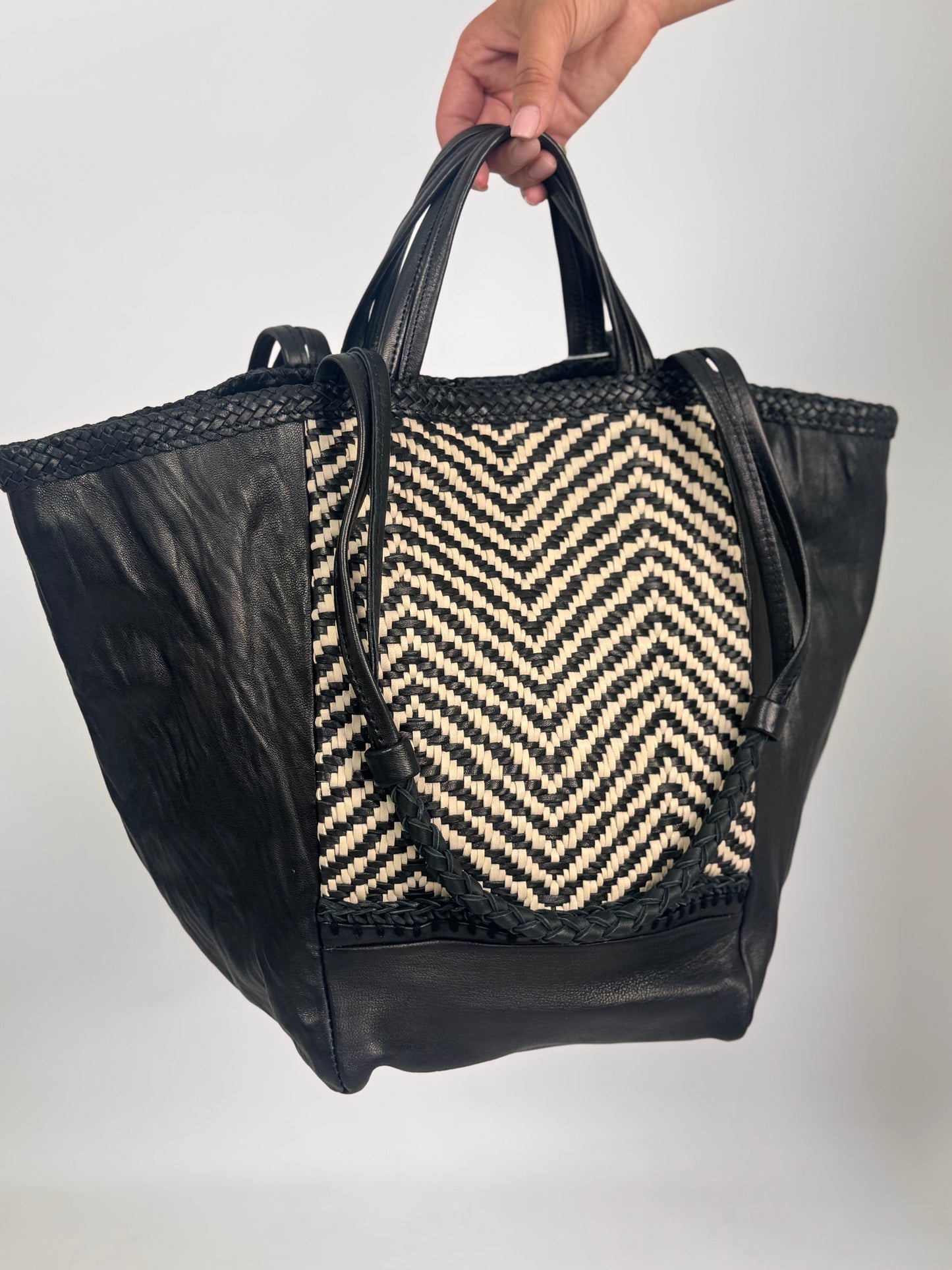Enshalla 47L18 Bag Black/Cream