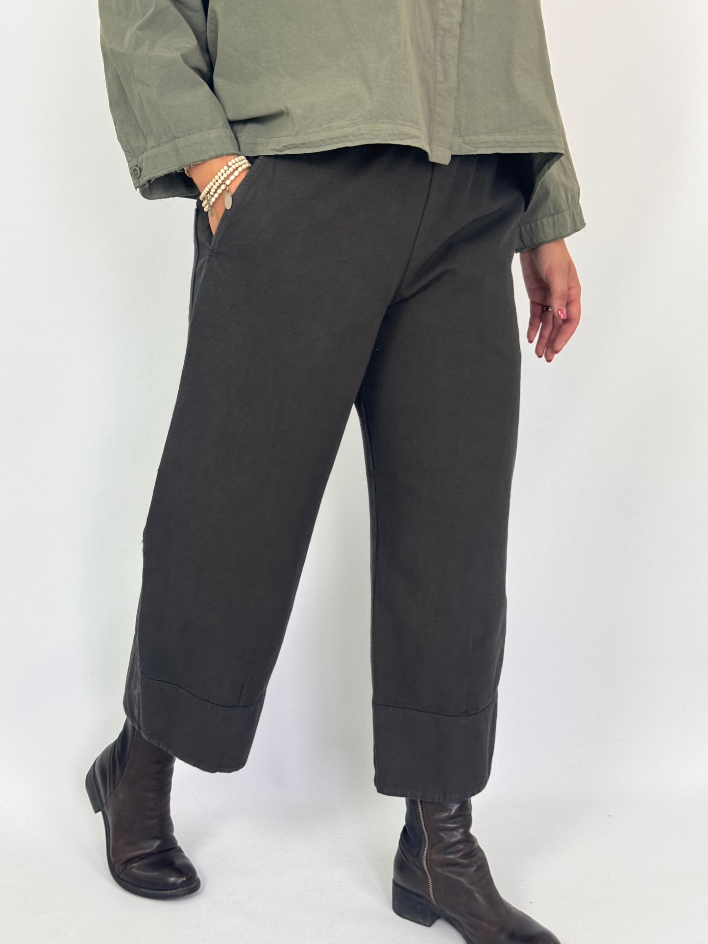 Aequamente 235 Trousers Foresta