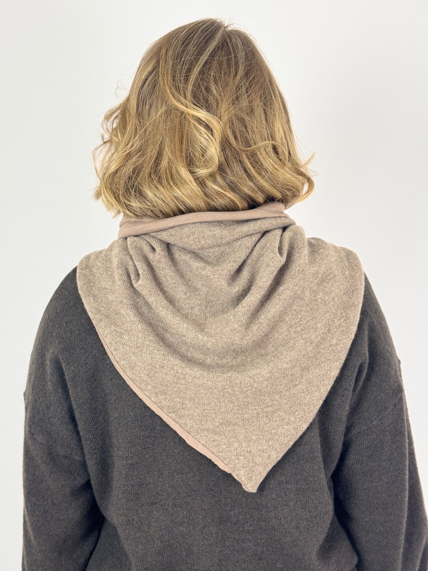 Elsa Esturgie Obole Scarf Taupe