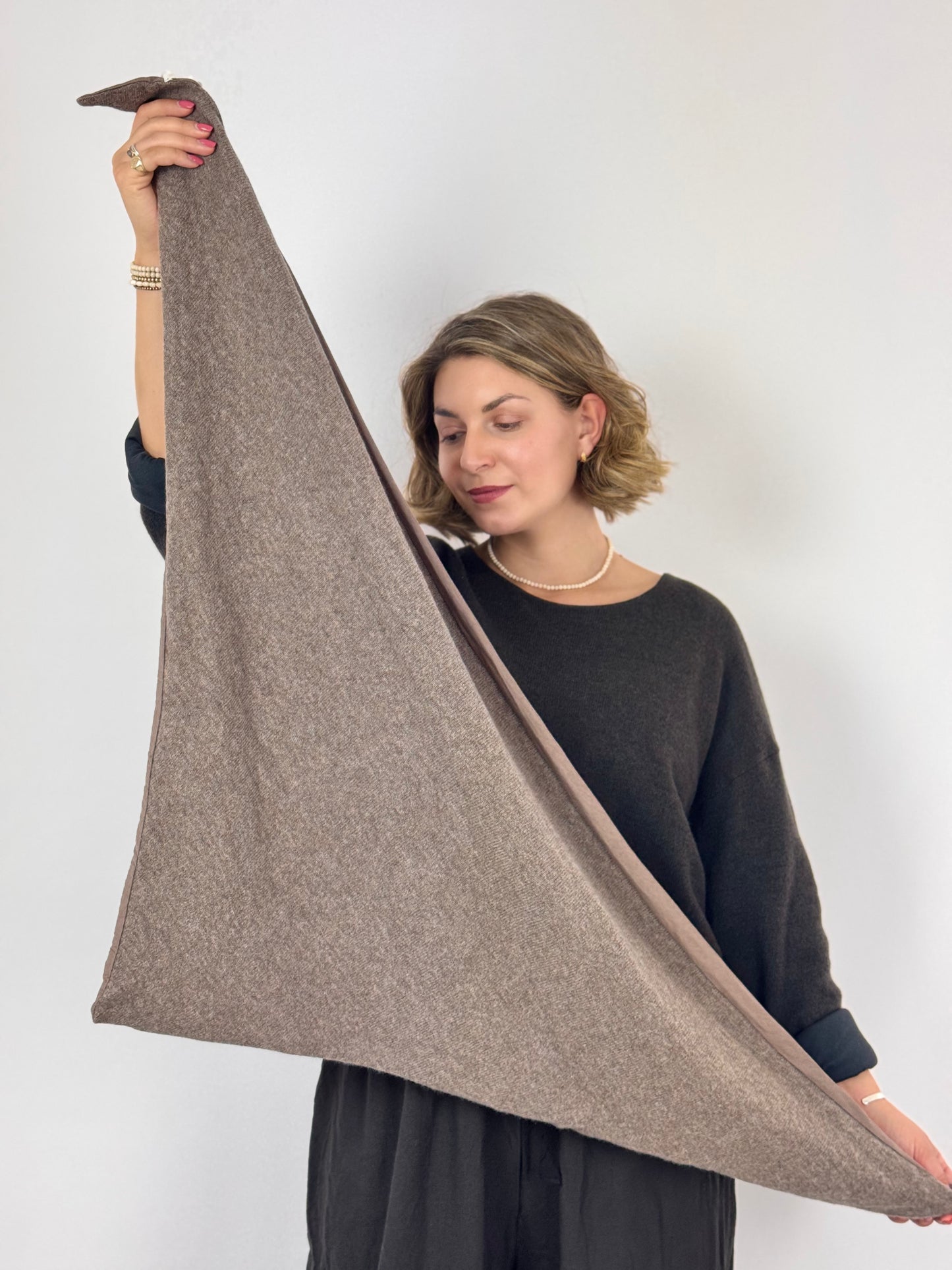 Elsa Esturgie Obole Scarf Taupe