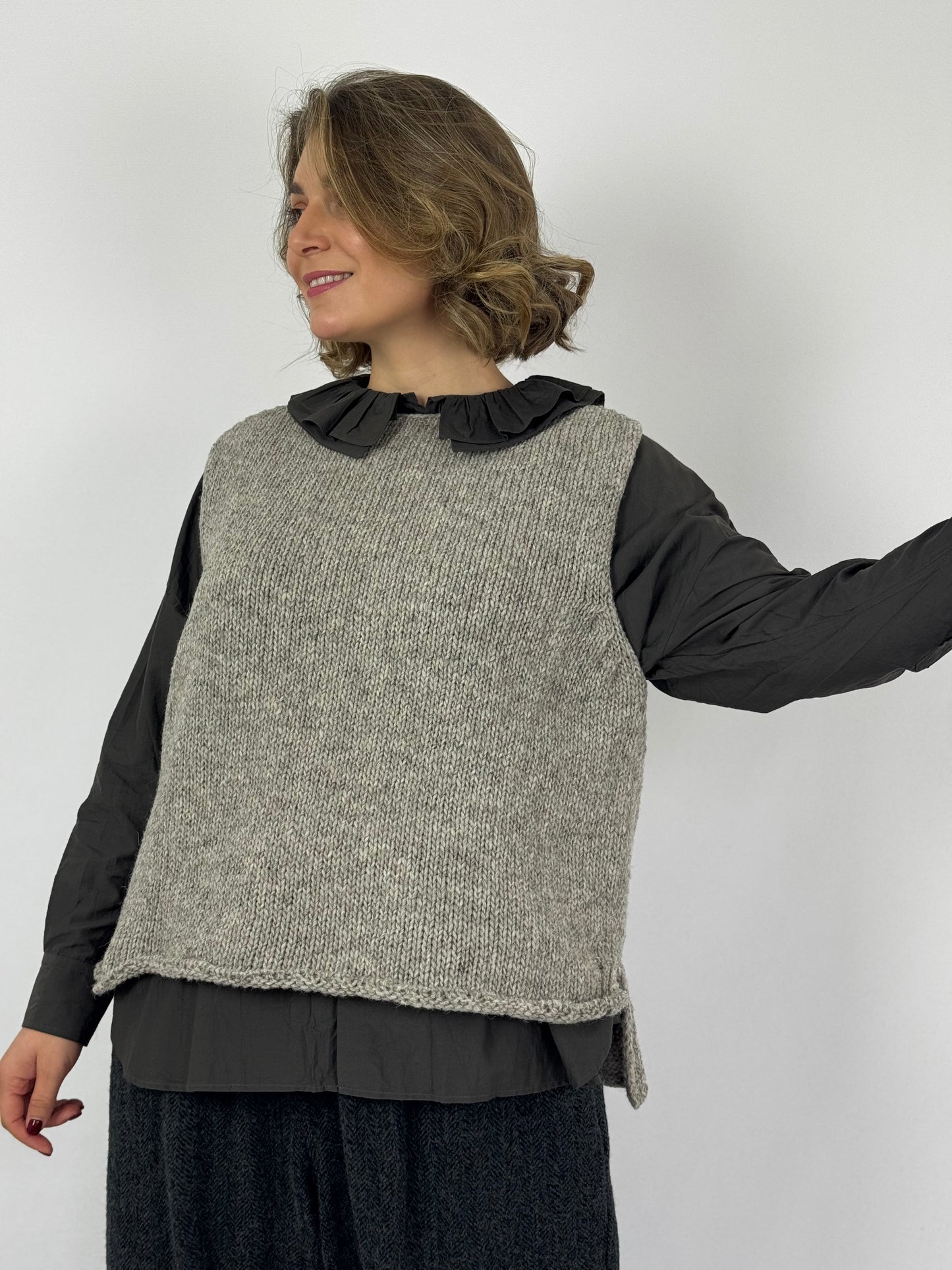 Kagure 101 Sleeveless Jumper Grey