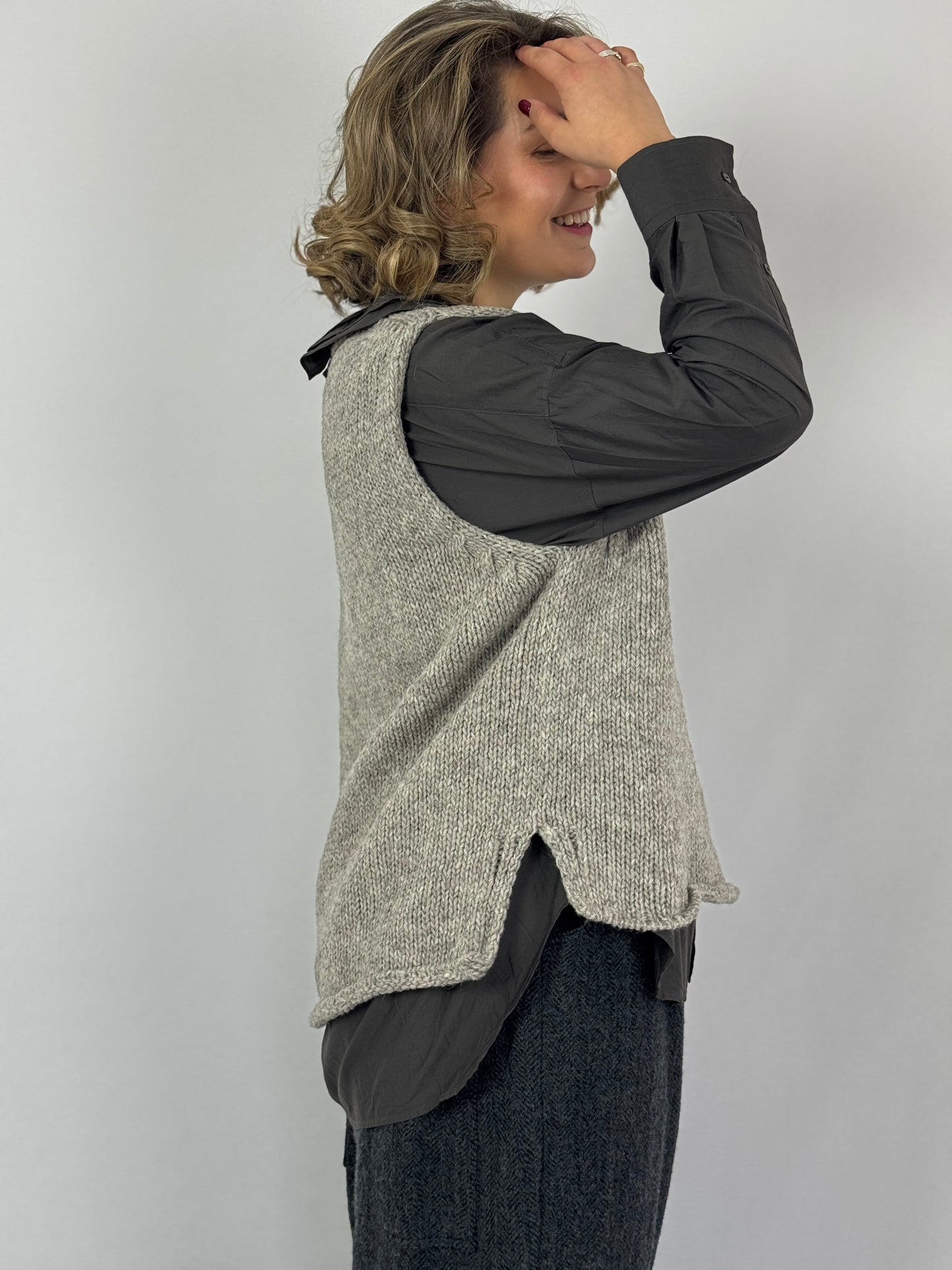 Kagure 101 Sleeveless Jumper Grey