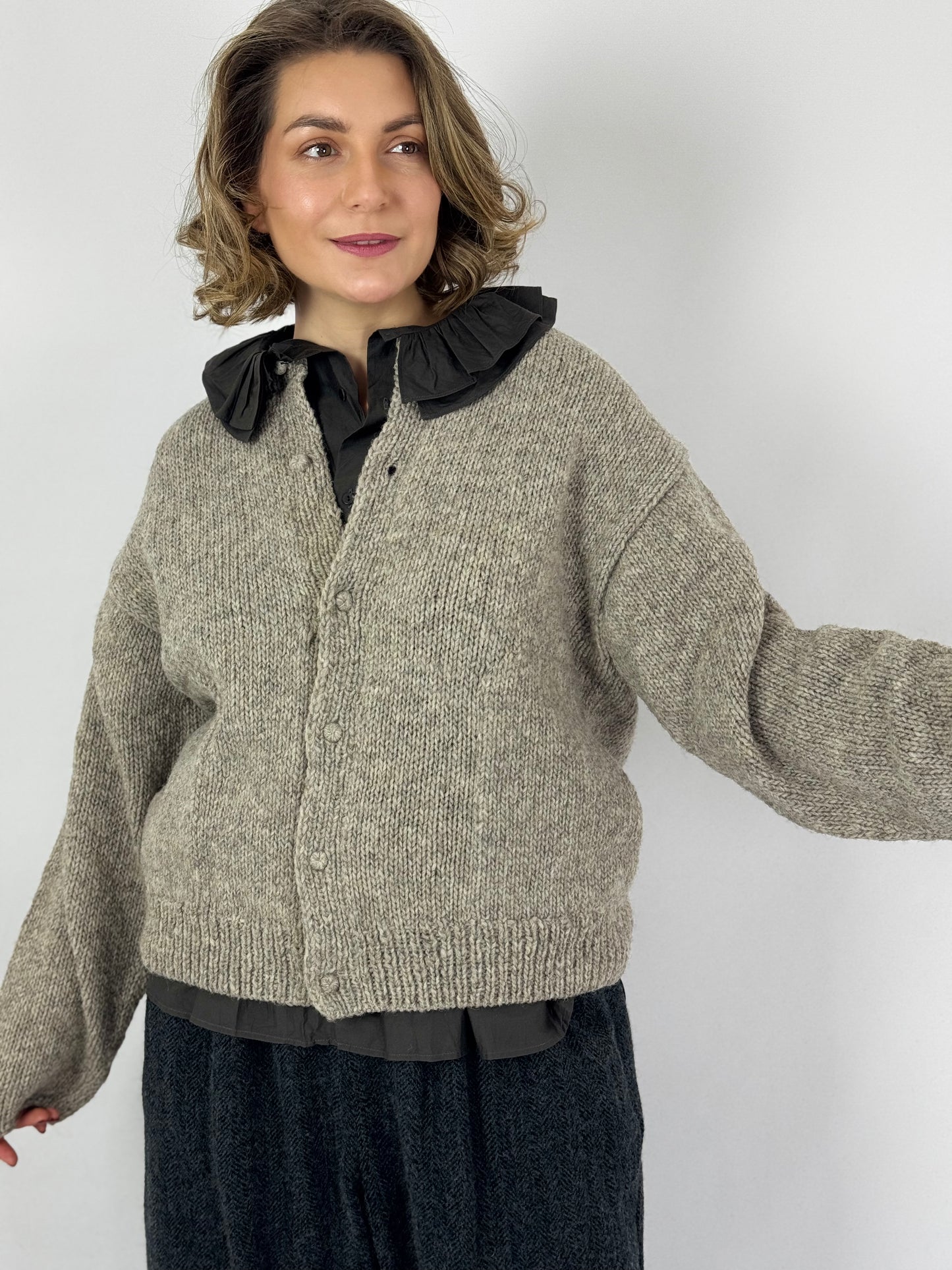Kagure 102 Cardigan Grey