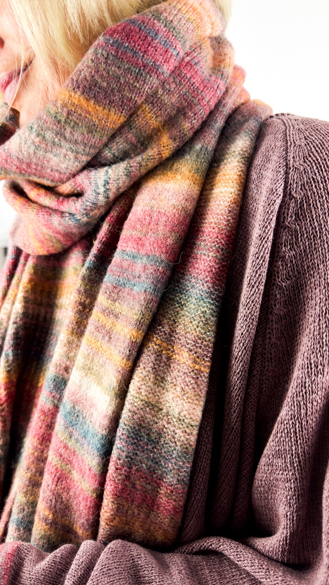 Rundholz Black Label 3737705 Scarf Lava Stripe