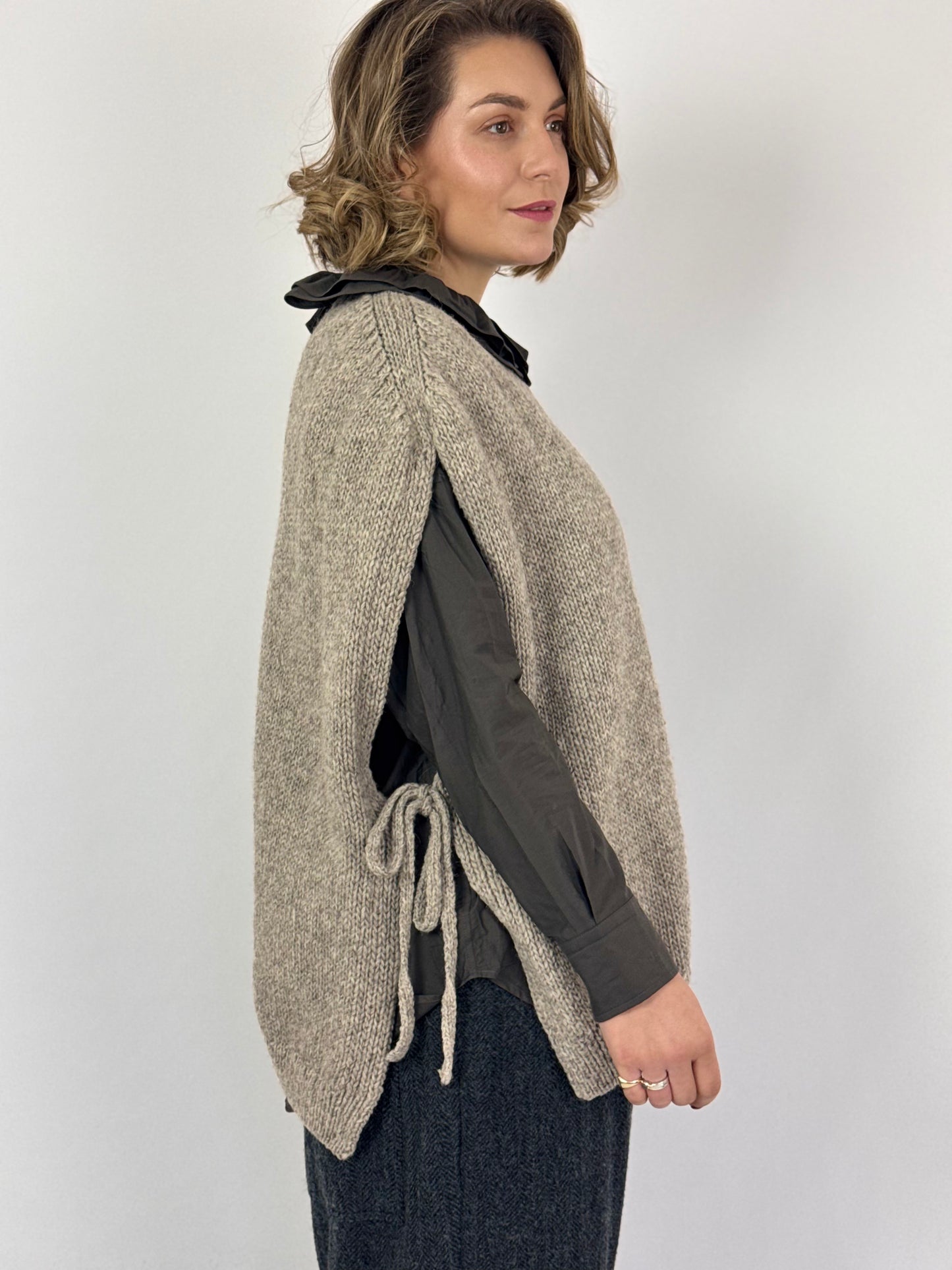 Kagure 104 Wide Sleeveless Jumper Grey