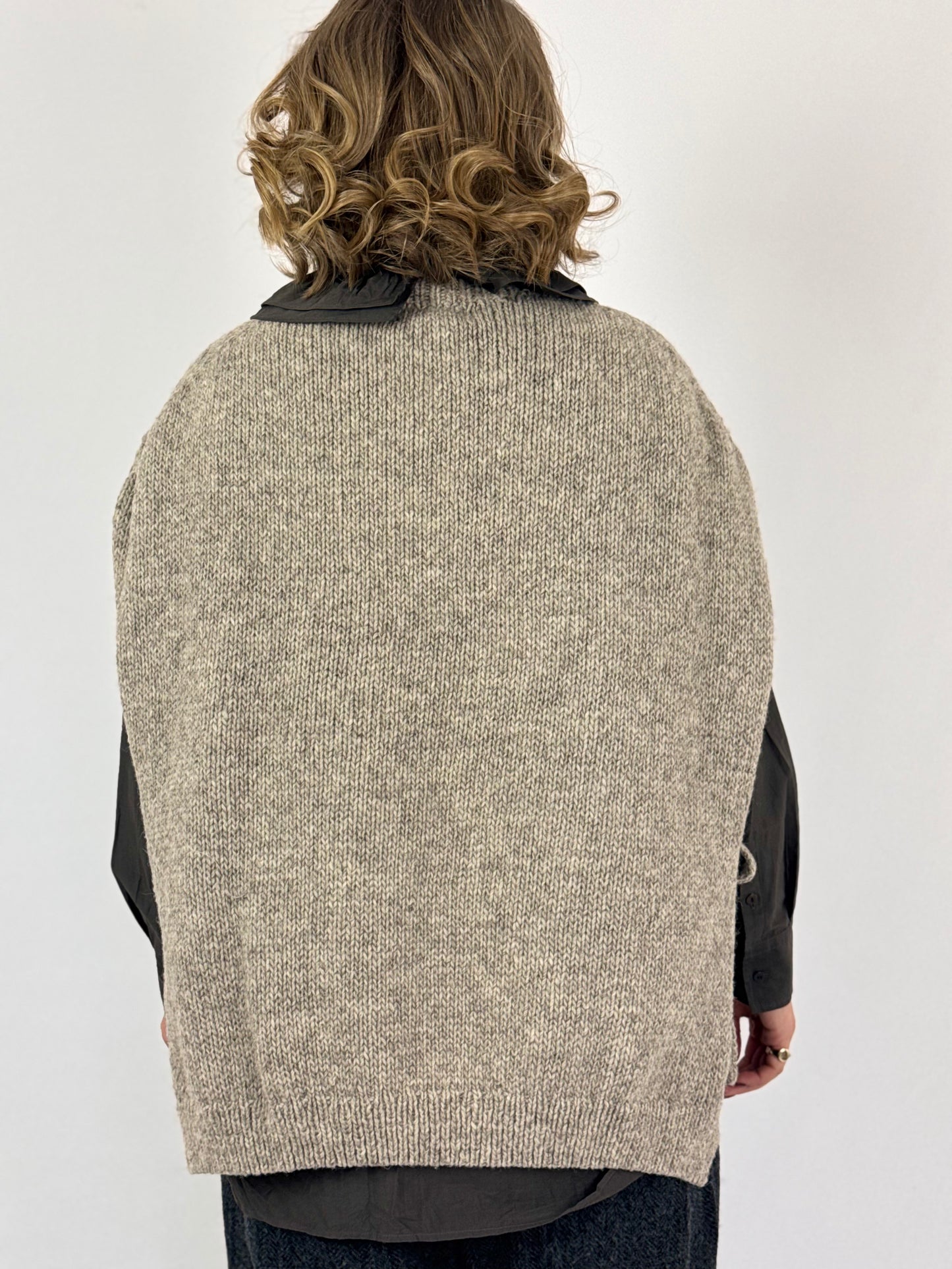 Kagure 104 Wide Sleeveless Jumper Grey