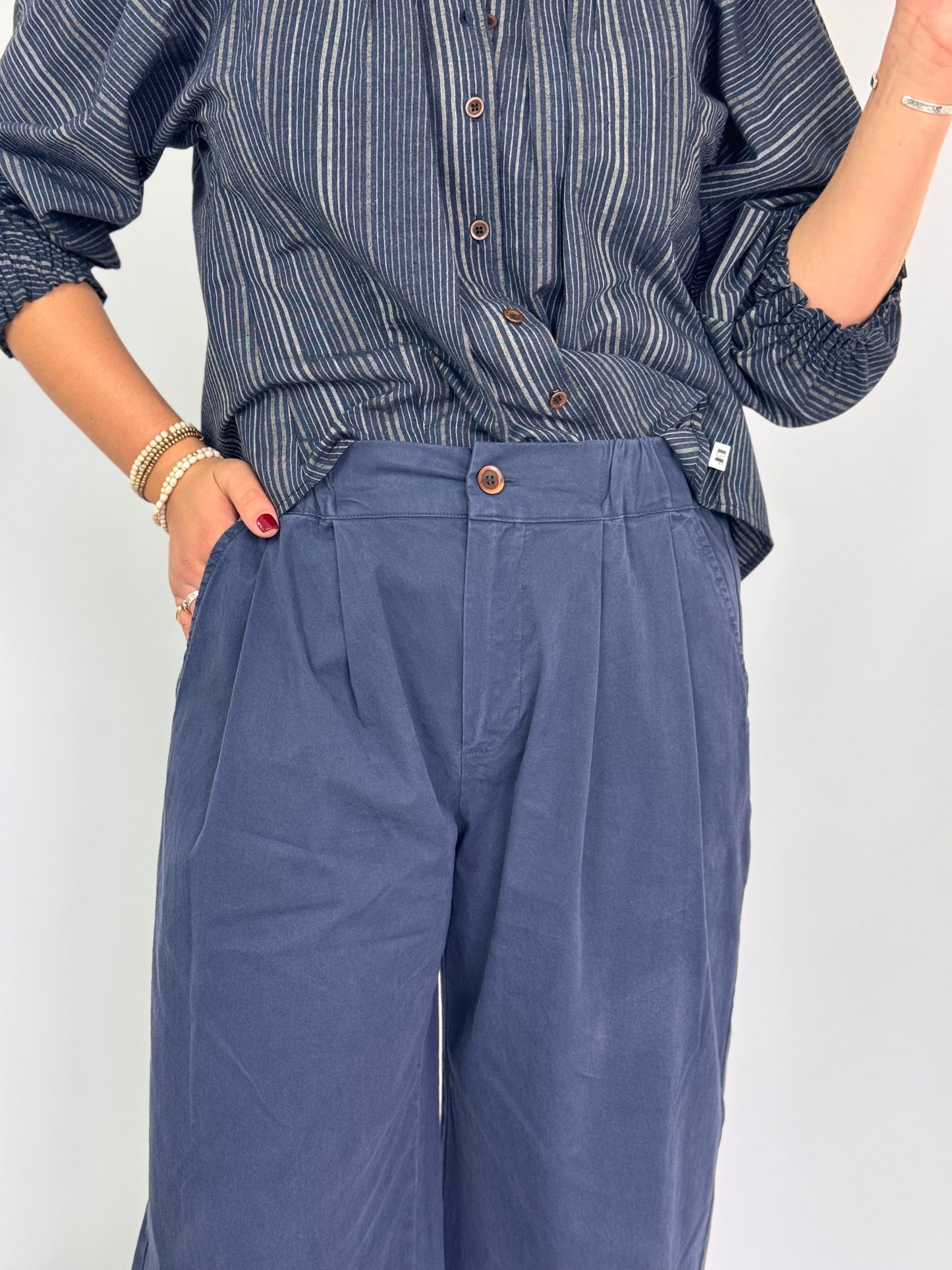Beatriz Furest Outside Trousers Navy