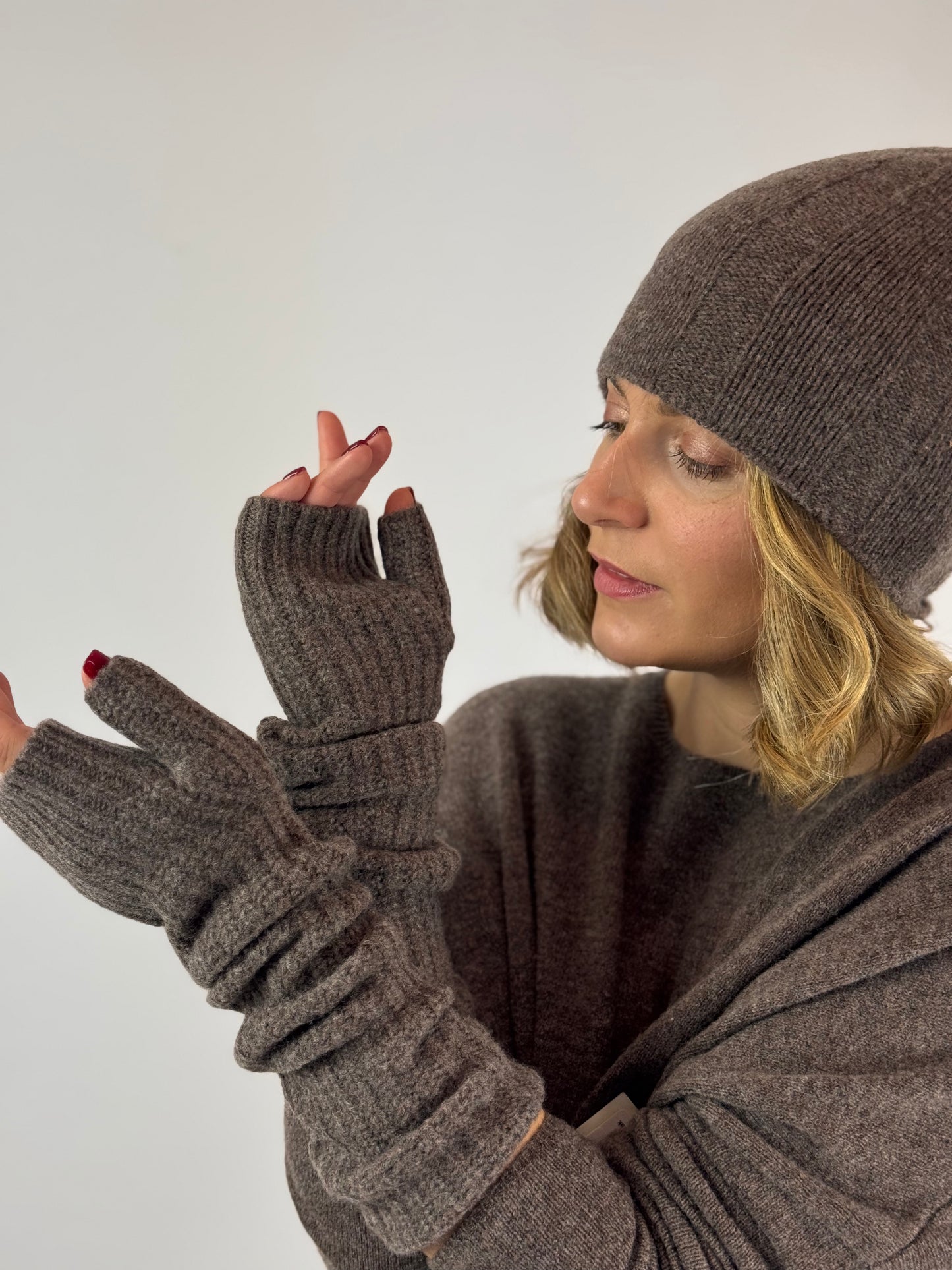Cash-Ca A503 Mitts Carob