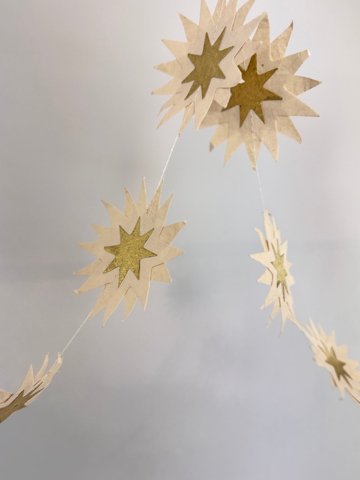 A World of Craft Falling Star Garland White/Gold
