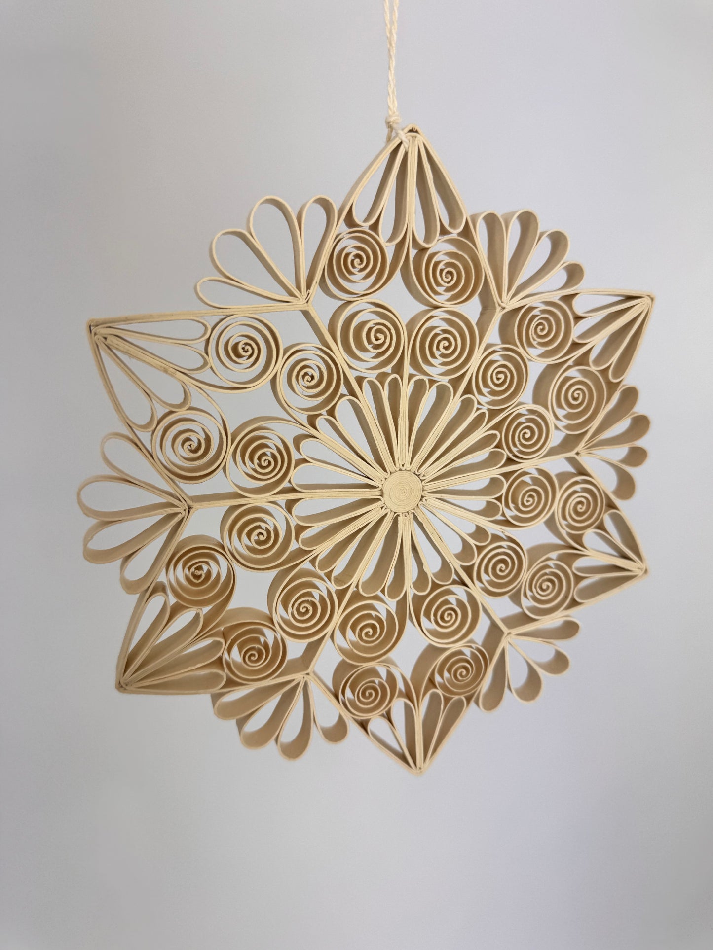 A World of Craft Quilled Snowflake Decoration L