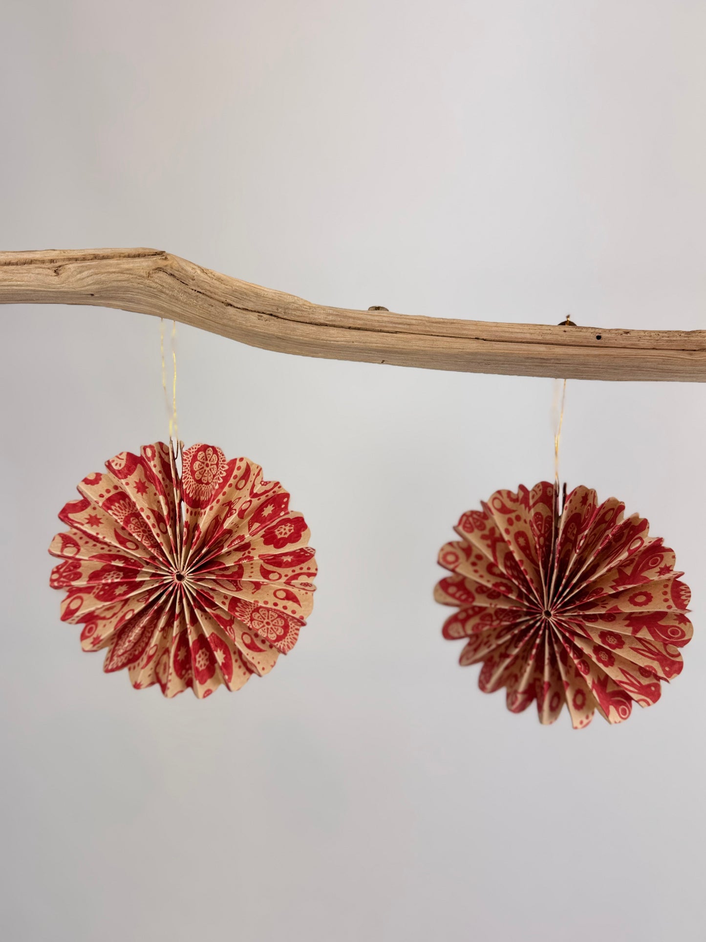 A World of Craft Greta Fold Dec 2-p