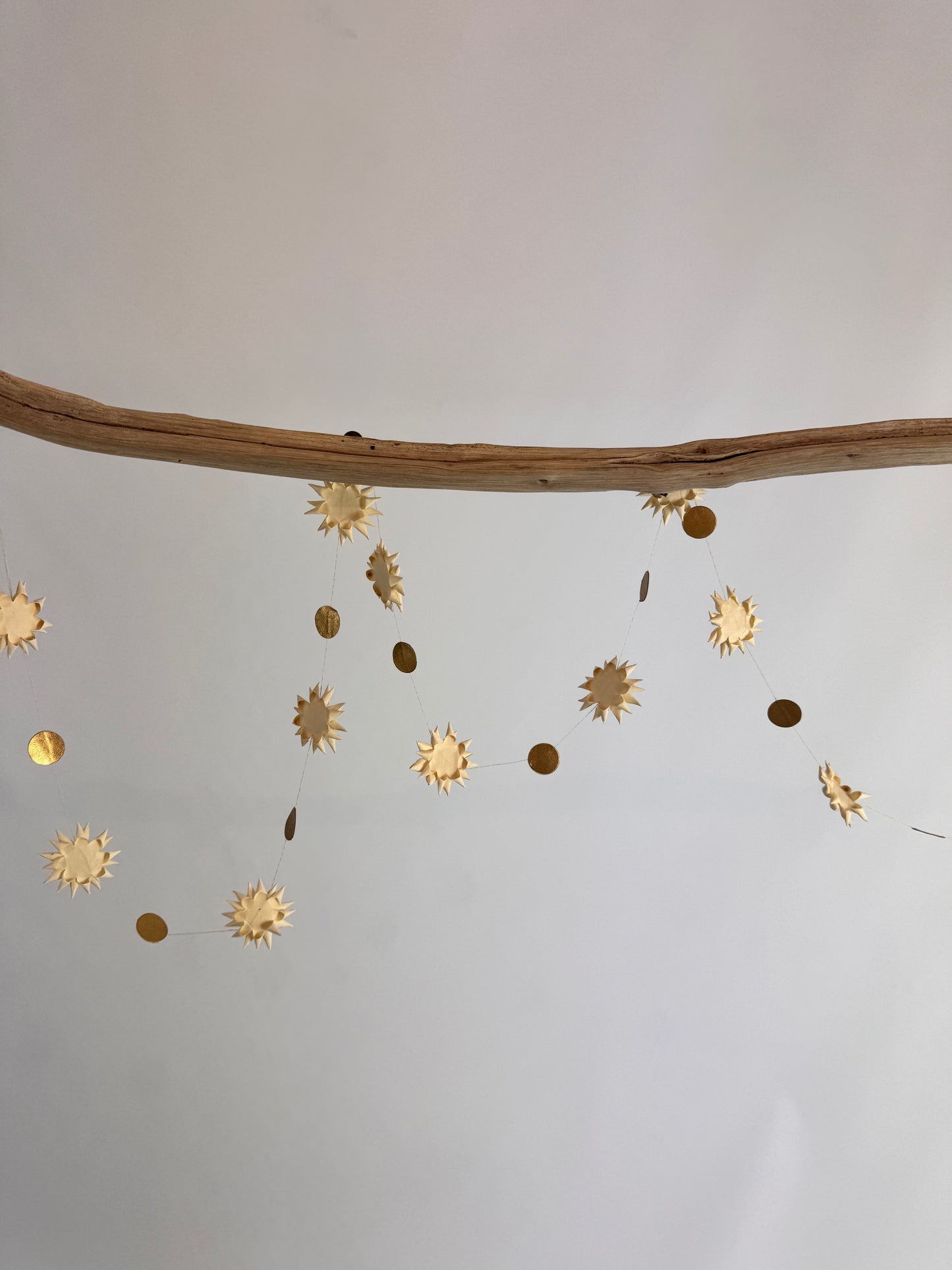 A World of Craft Kotte Dot Garland White/Gold