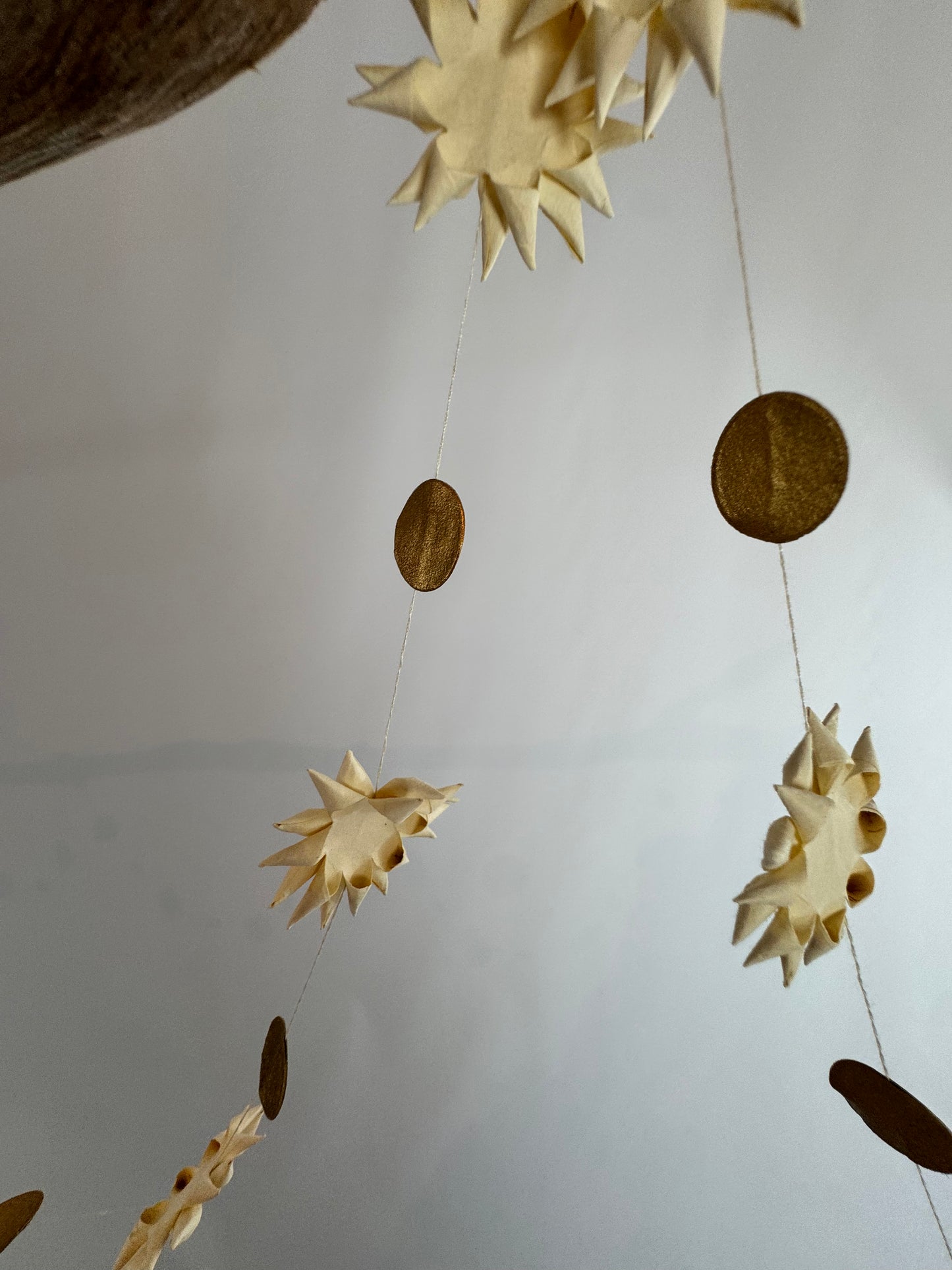 A World of Craft Kotte Dot Garland White/Gold