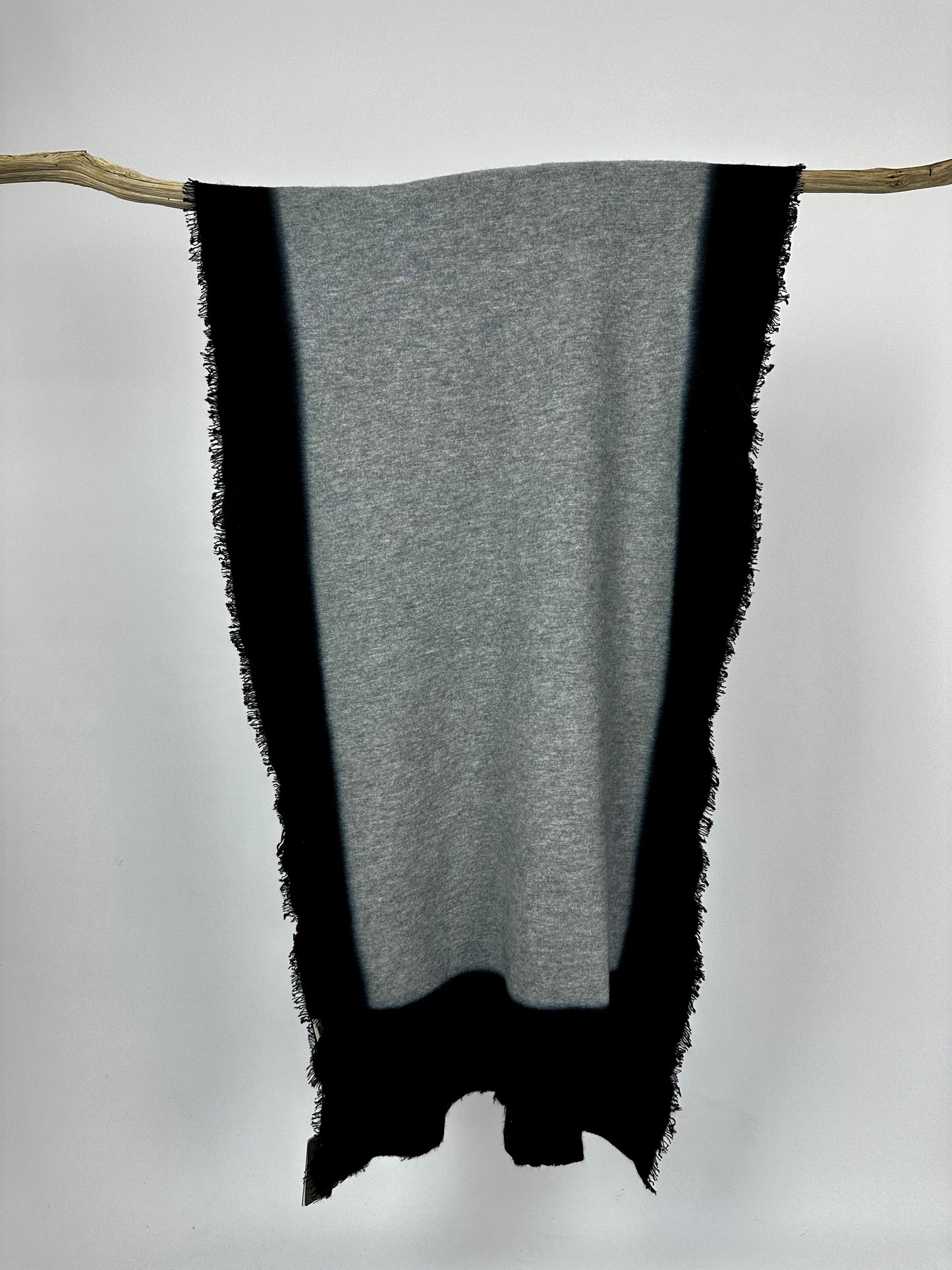 MITS Shawl Plain Dip Dye Husky/Black