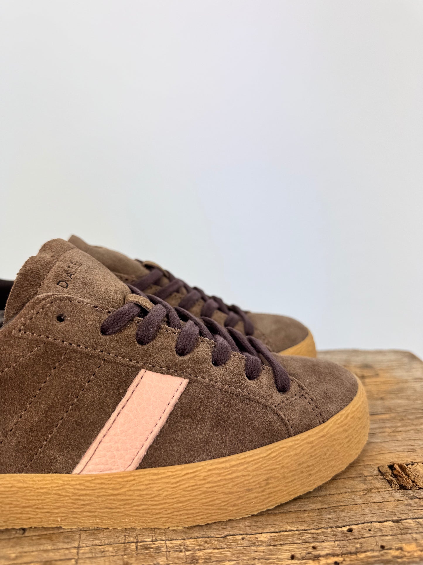 DATE Hill Low Trainers Taupe