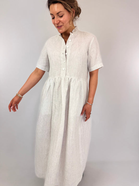 Der Antagonist D16 Dress White Stripe