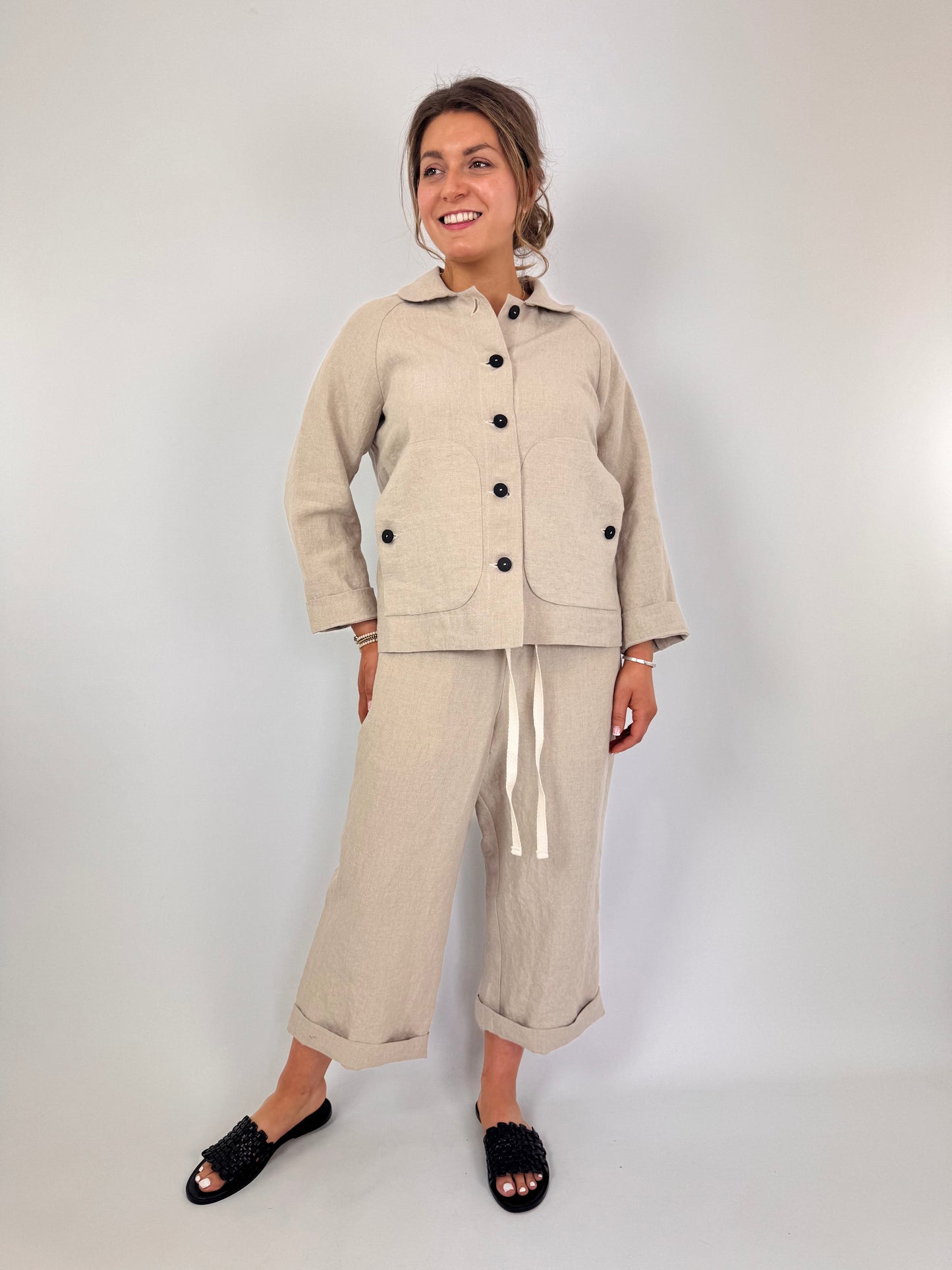 Der Antagonist P20 Trousers Ecru