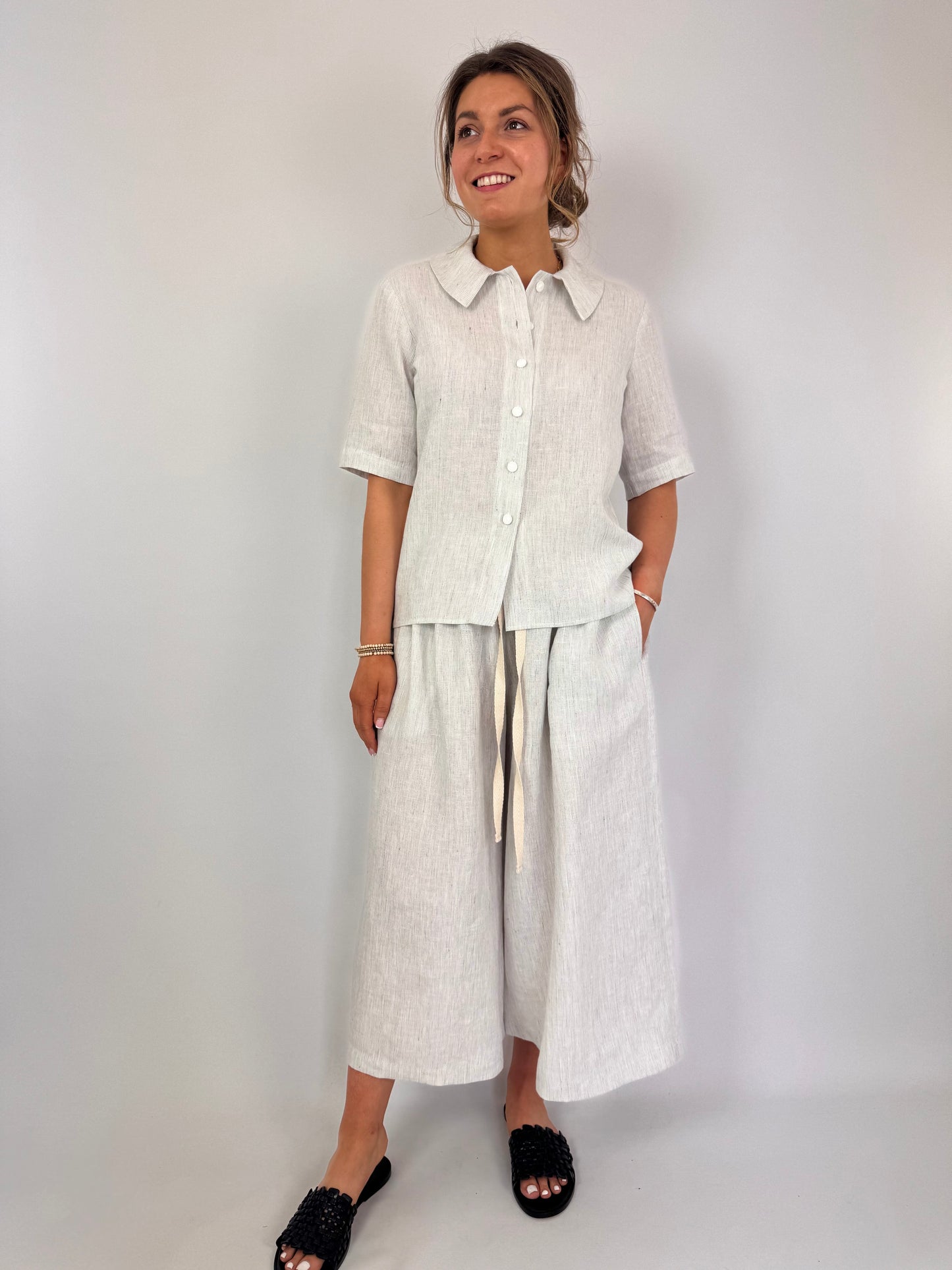 Der Antagonist P17 Culottes White Stripe