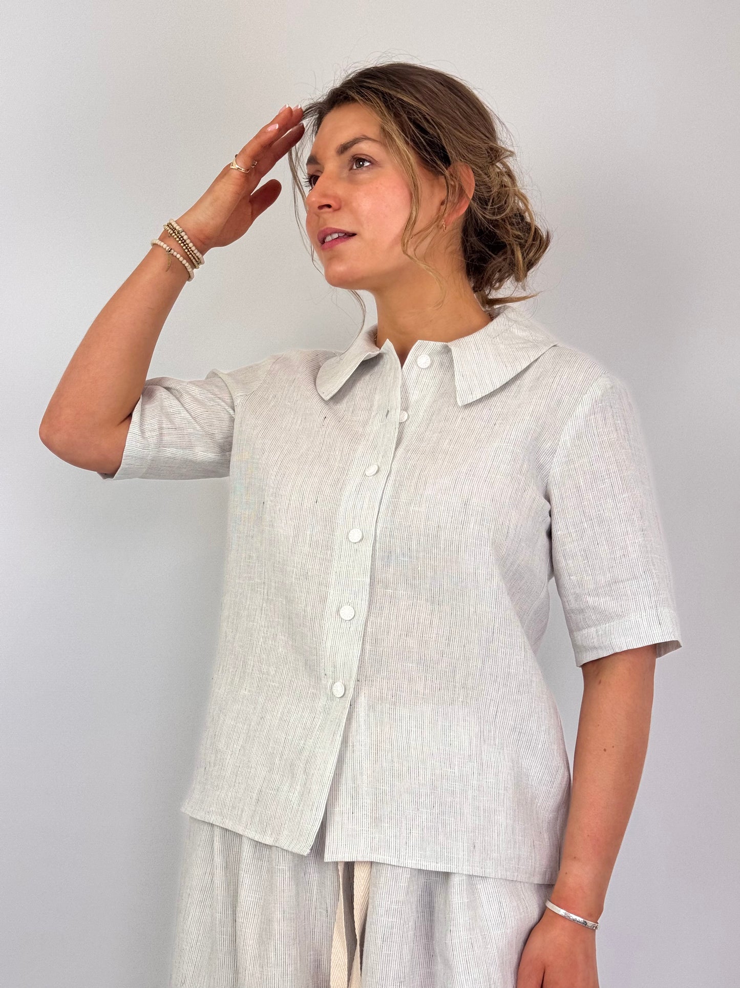 Der Antagonist S23 Shirt White Stripe