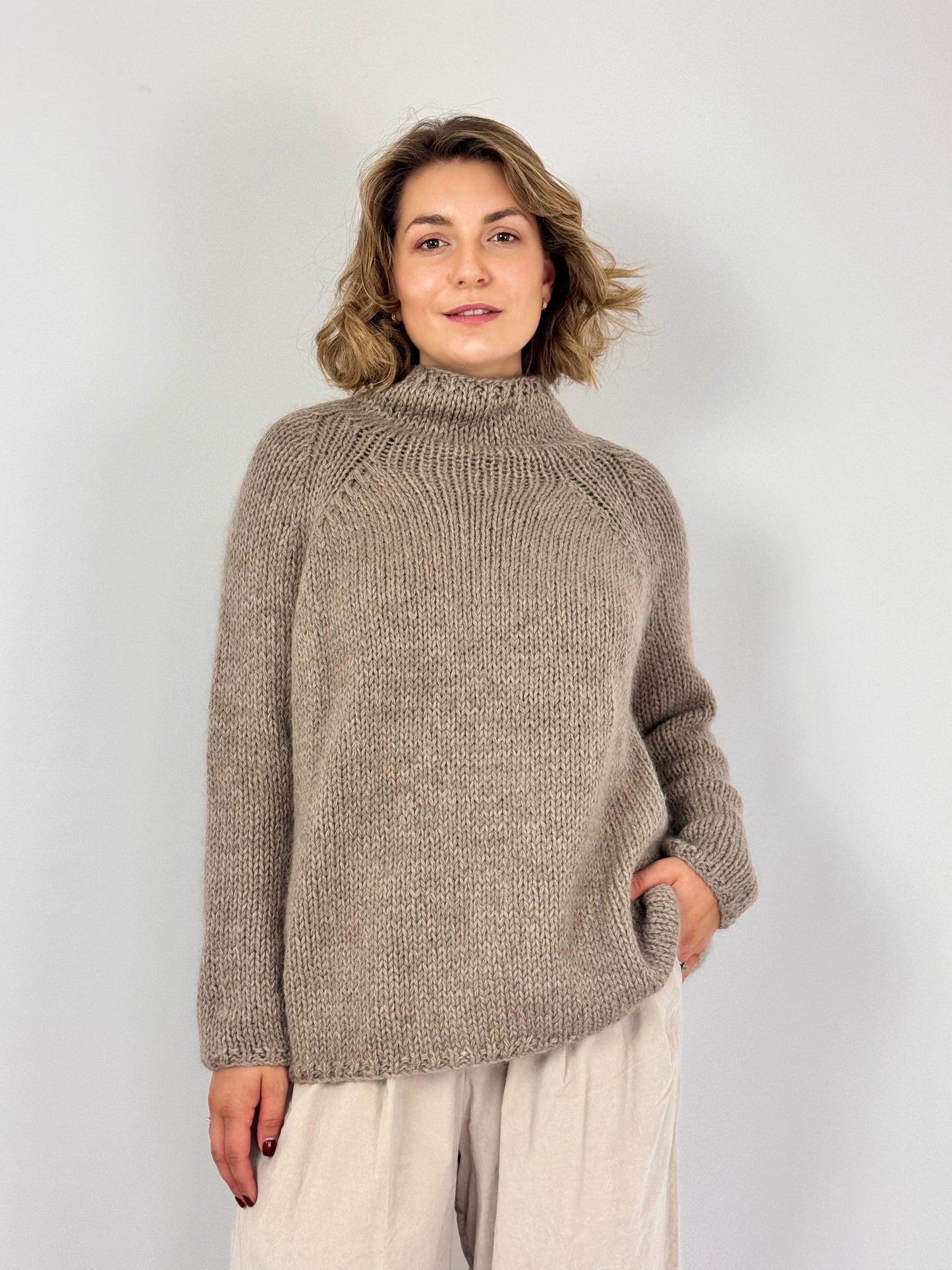 Album di Famiglia 1947 Dolcevita Jumper Pebble