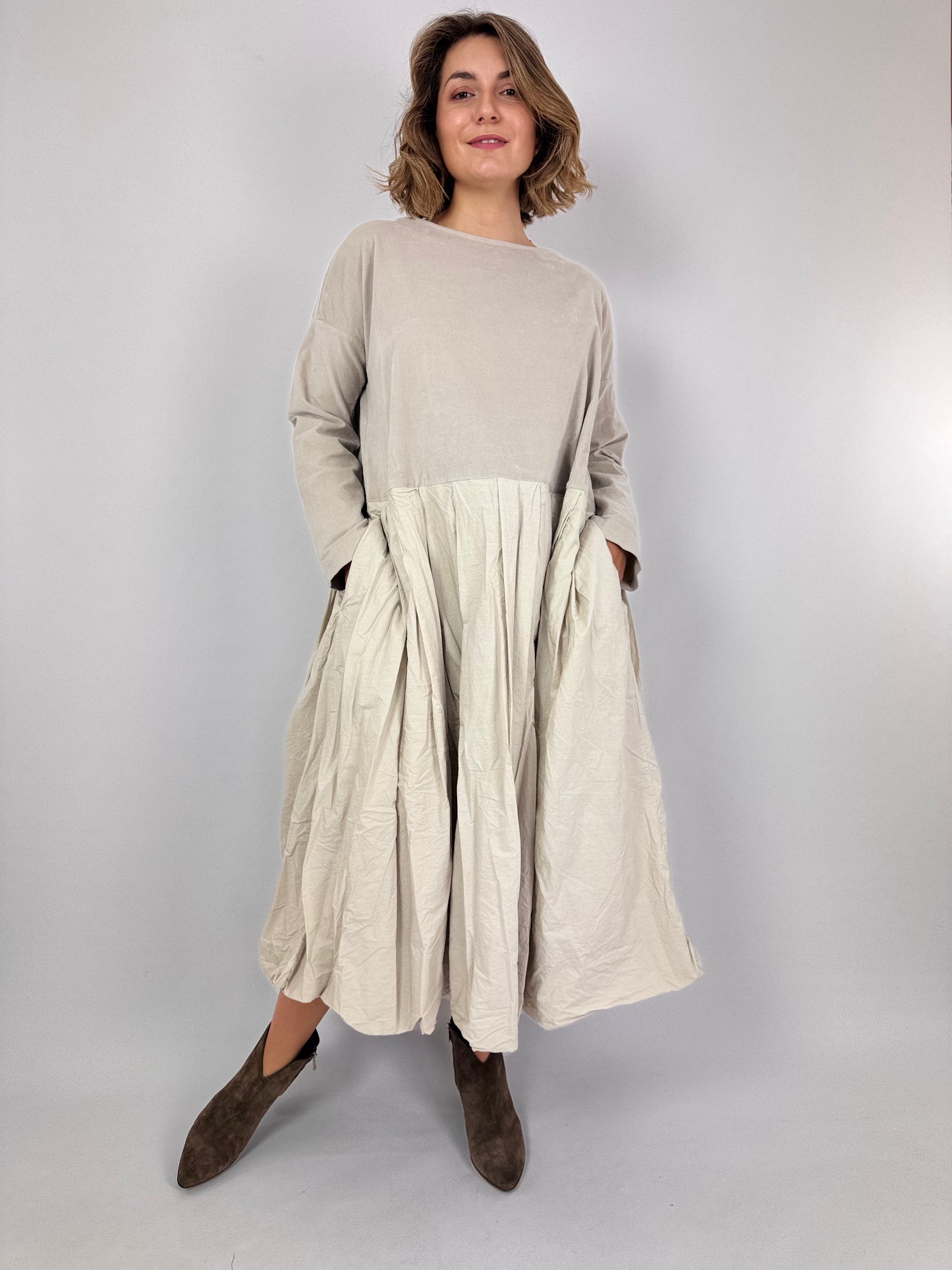 Album di Famiglia 236 V Dress Oatmeal