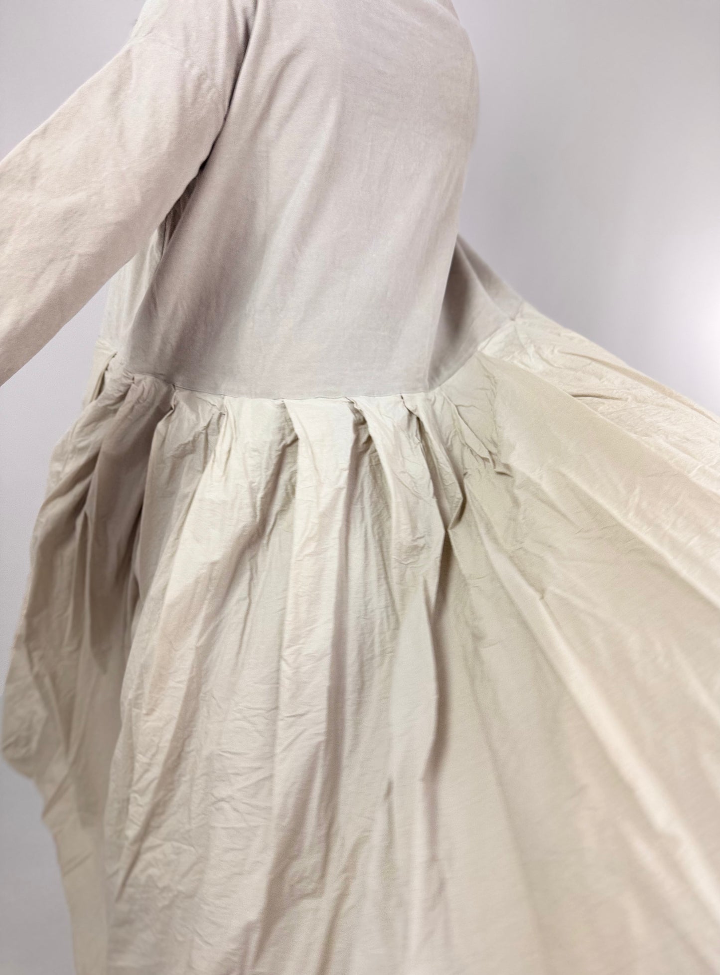 Album di Famiglia 236 V Dress Oatmeal