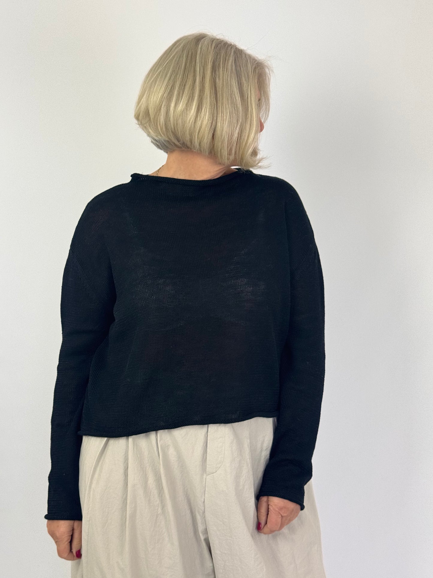 Cordelia James Pea Linen Jumper Black