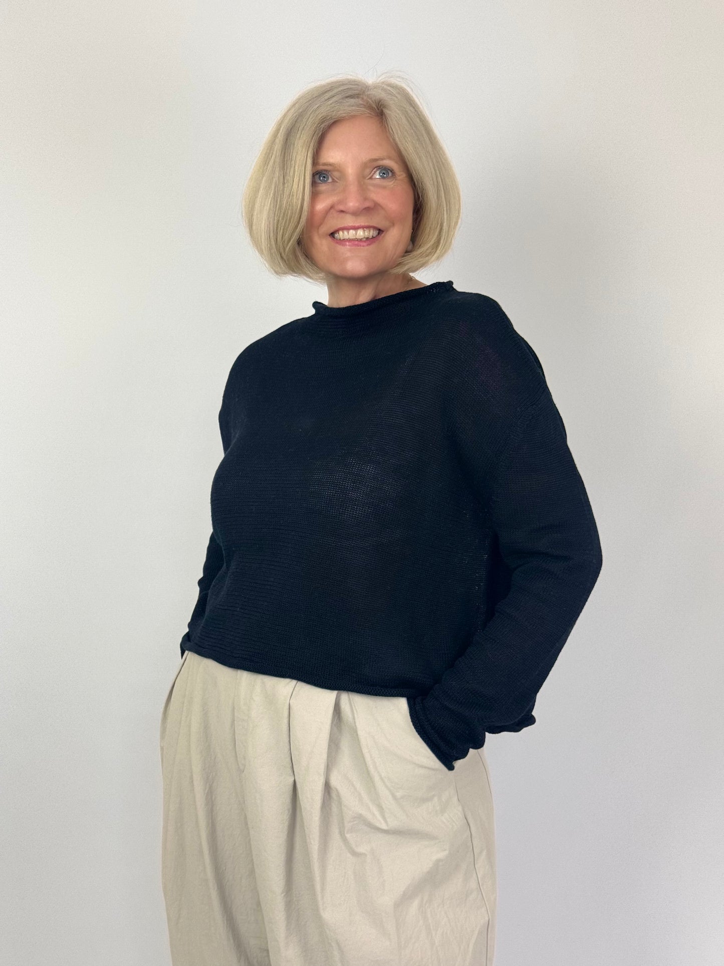 Cordelia James Pea Linen Jumper Black
