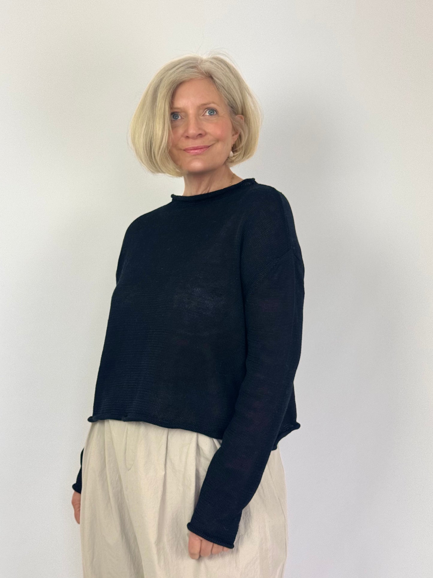 Cordelia James Pea Linen Jumper Black