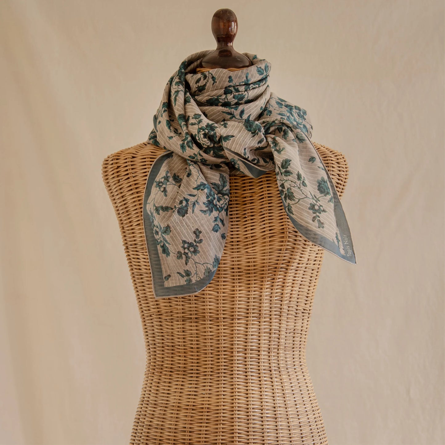 Tapis Noir Large Light Blue Stripe Scarf