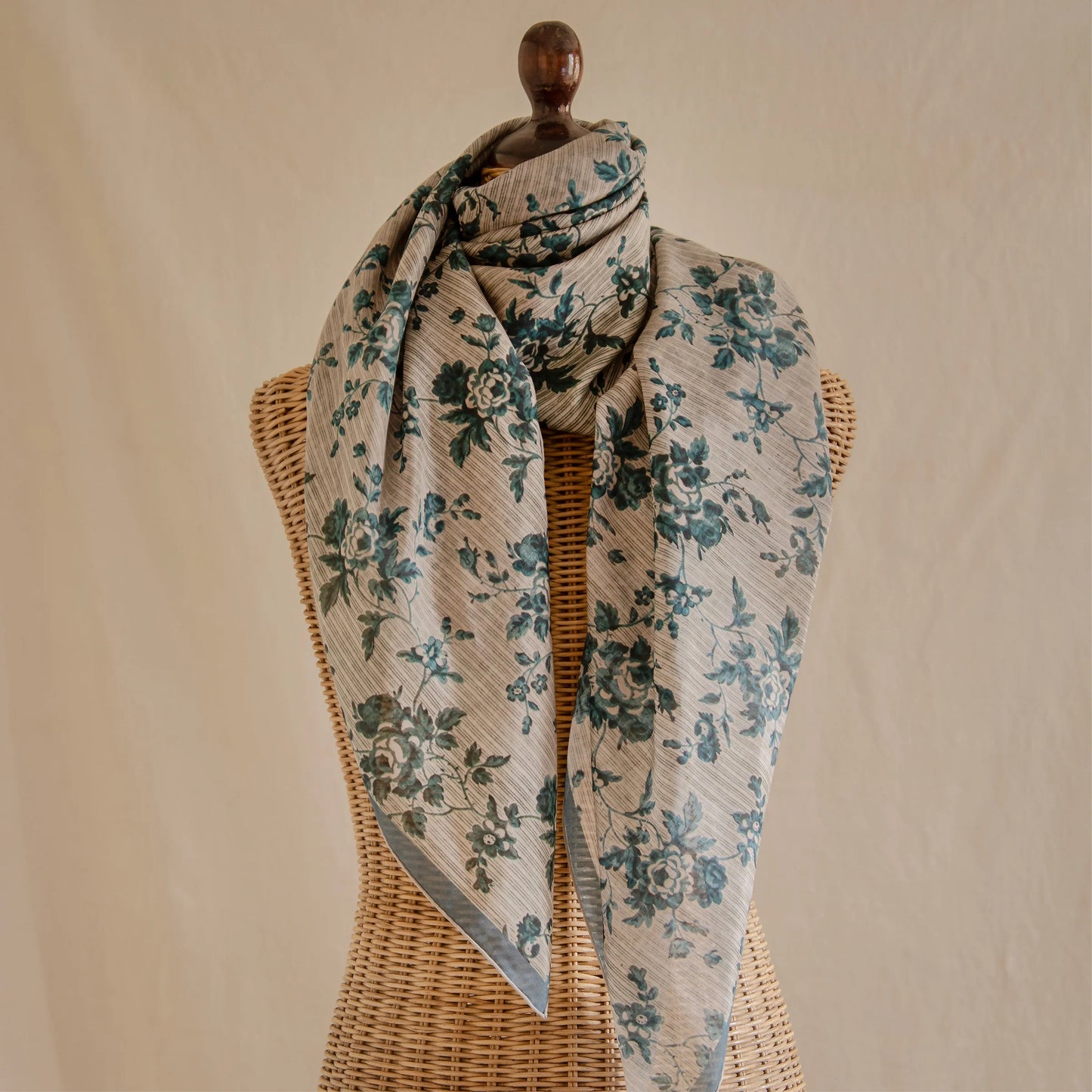 Tapis Noir Large Light Blue Stripe Scarf