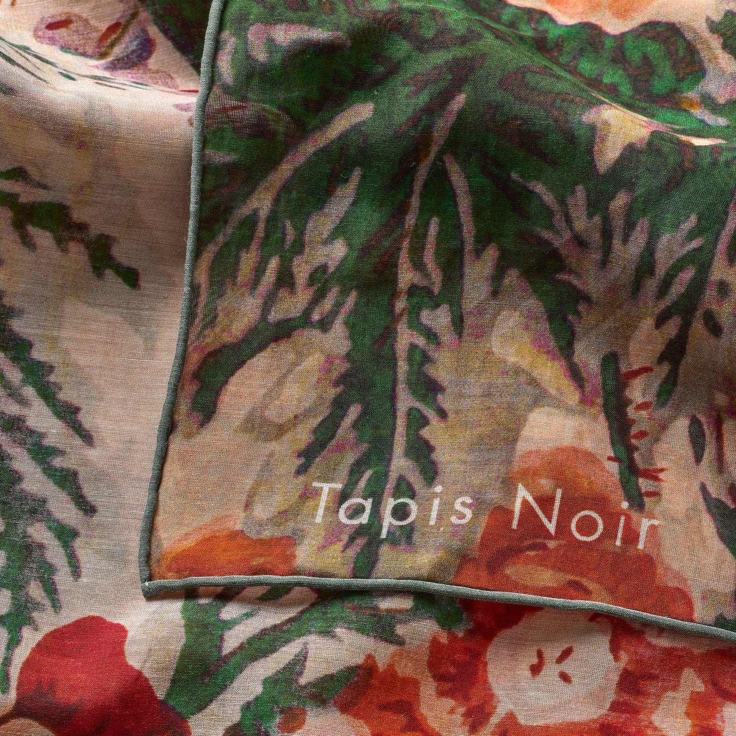 Tapis Noir Large Light Warm Flower Scarf