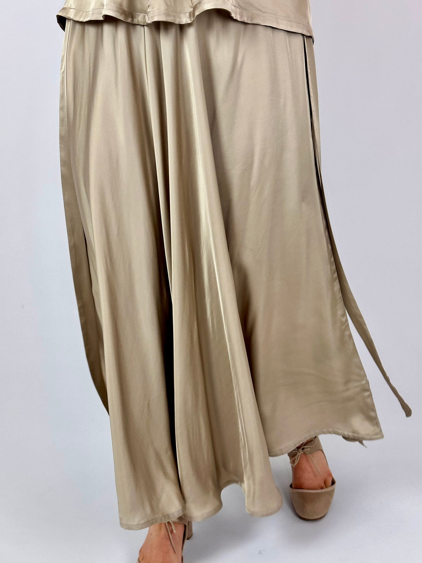 LFDA 616 Skirt Gold