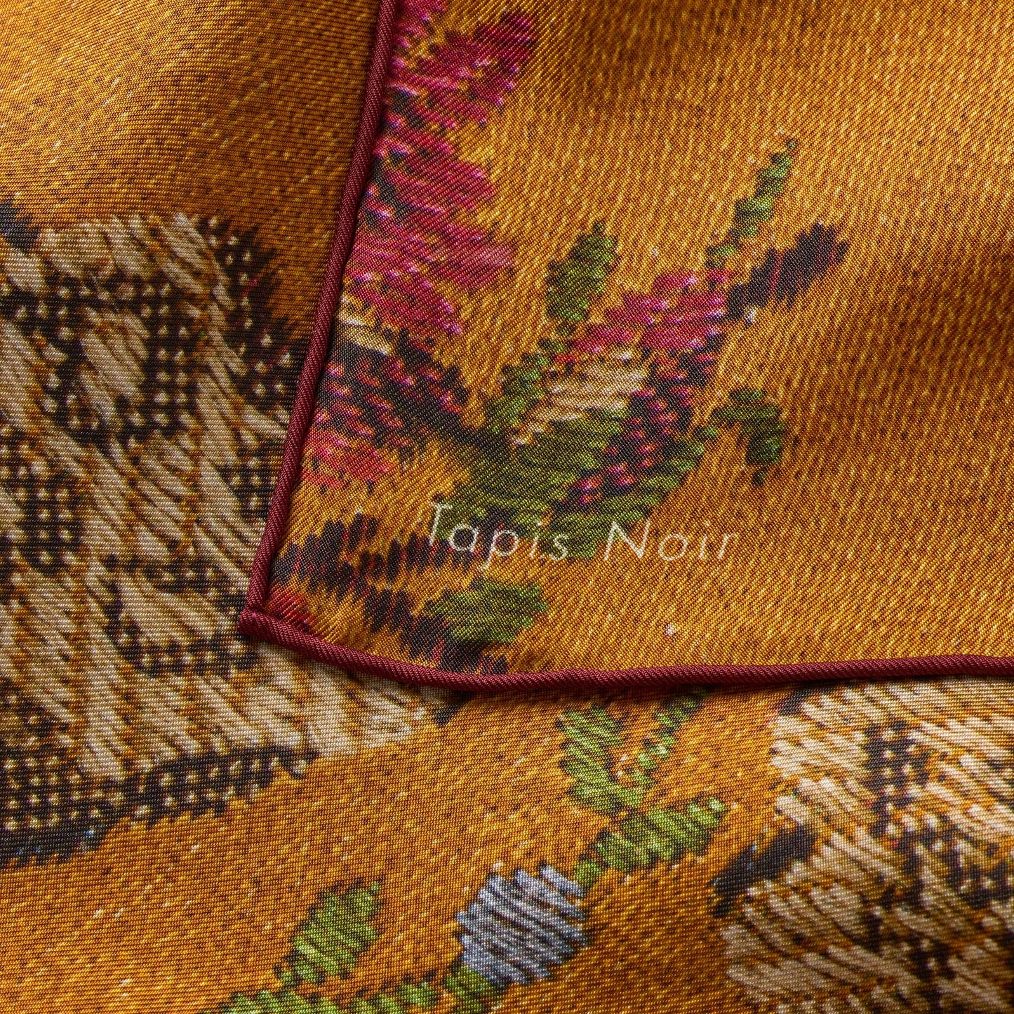 Tapis Noir Small Classical Yellow Garland Scarf