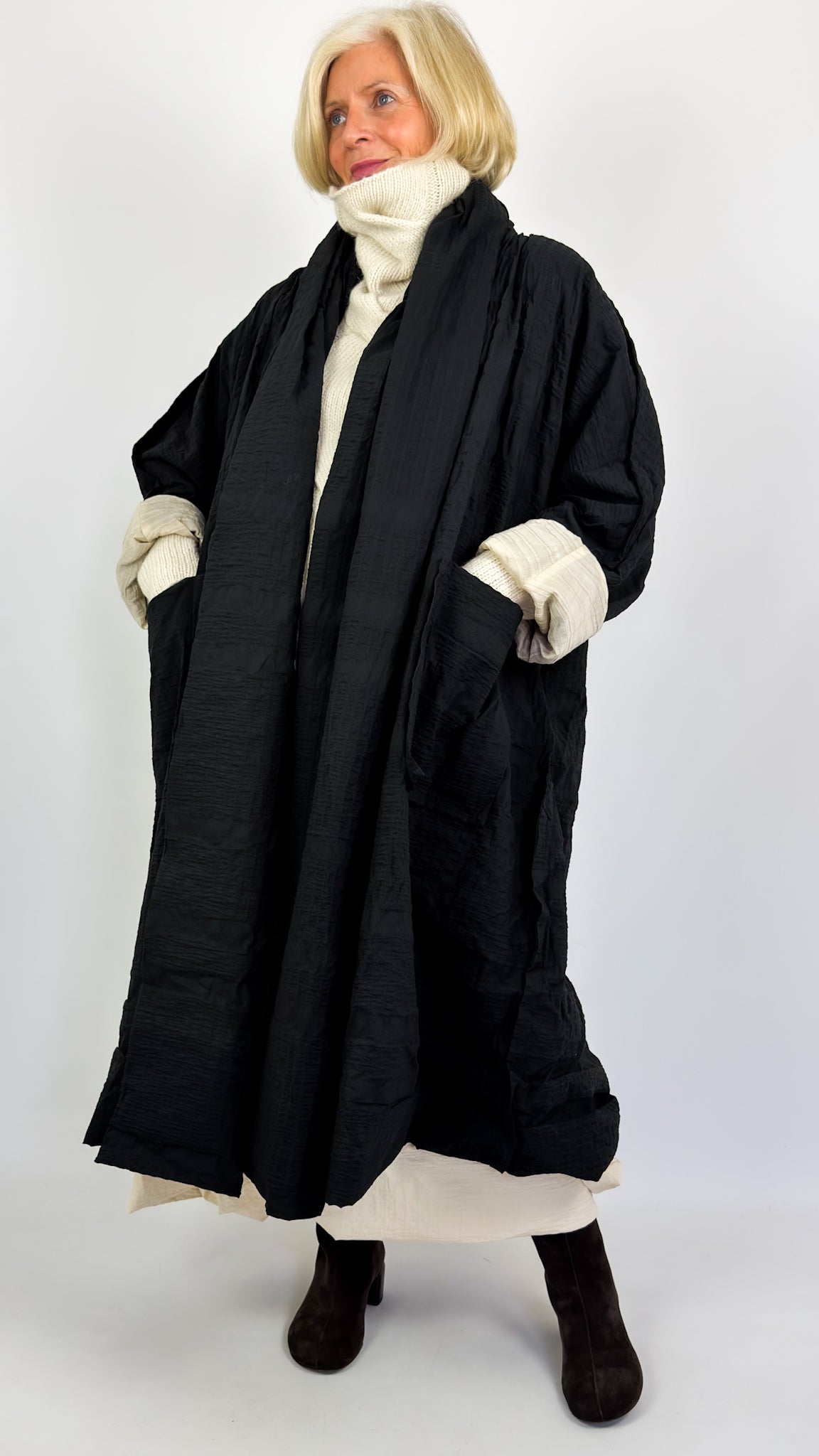 Rundholz DIP 1203 Coat Black 3d