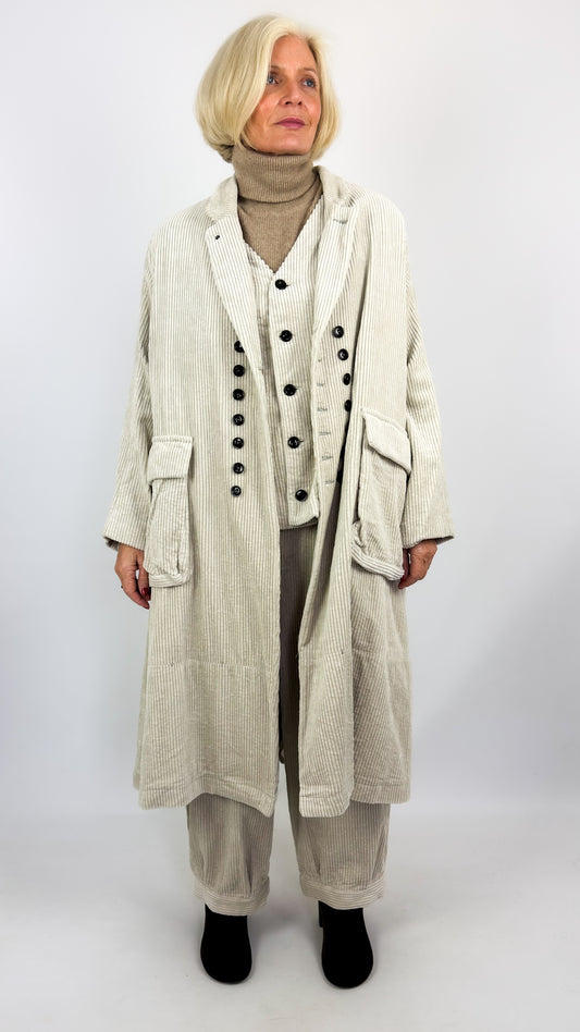 Klasica Doma Coat Bone