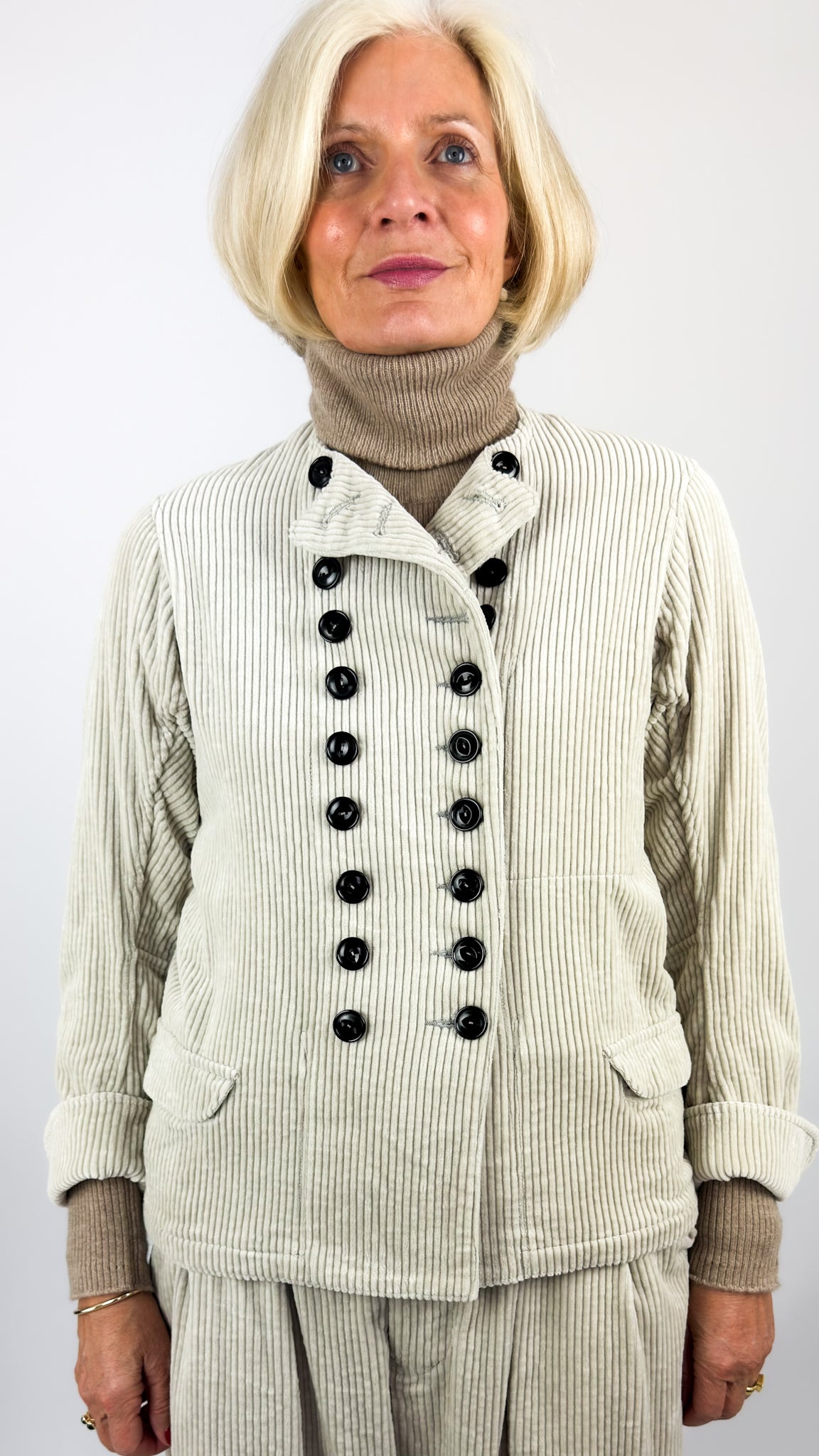 Klasica Vessel Jacket Bone