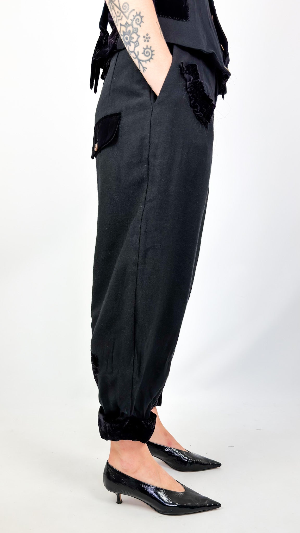 AM 0641 Poets Heirloom Trousers Black